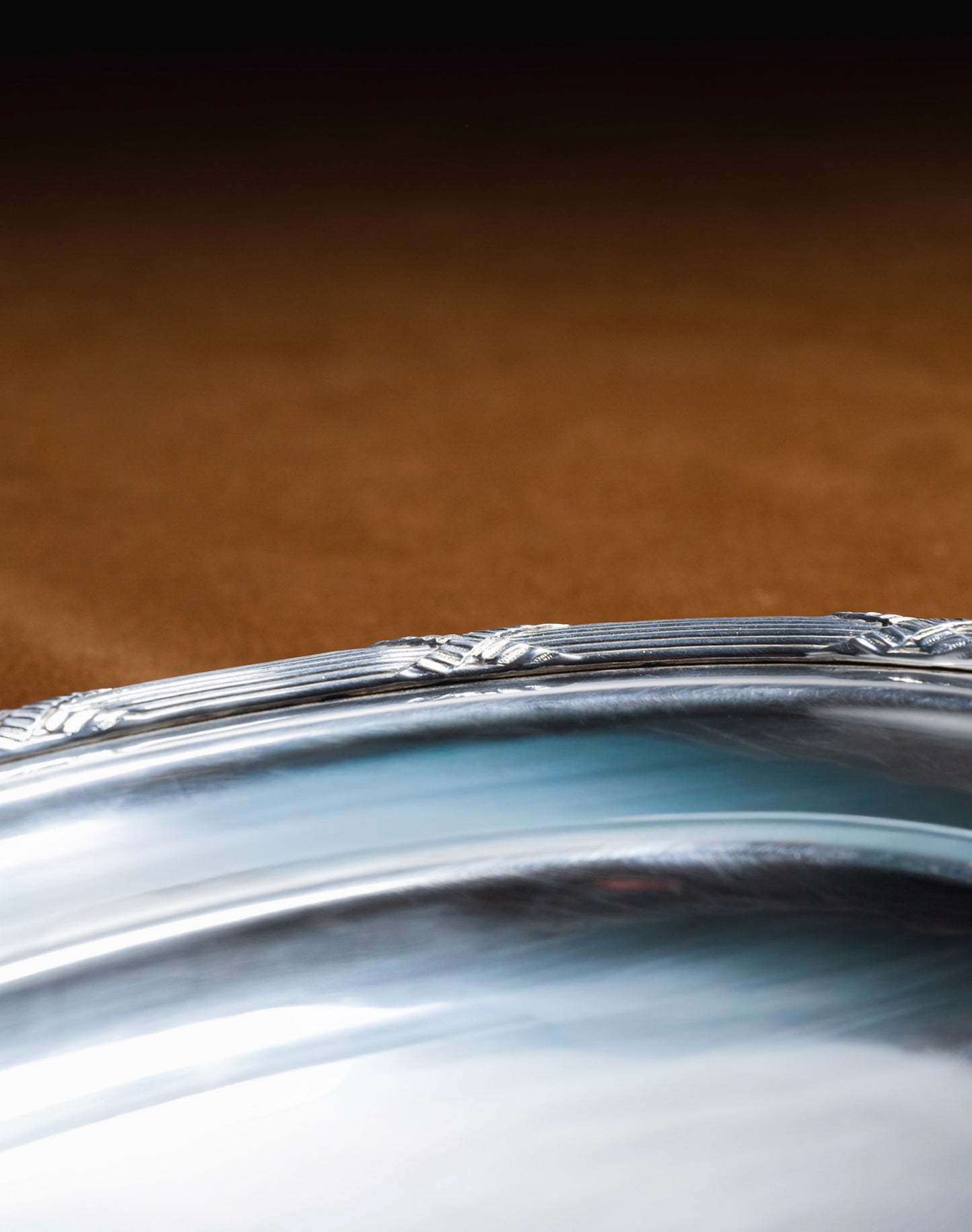 PLAT DE SERVICE EN MÉTAL ARGENTÉ, 1930s