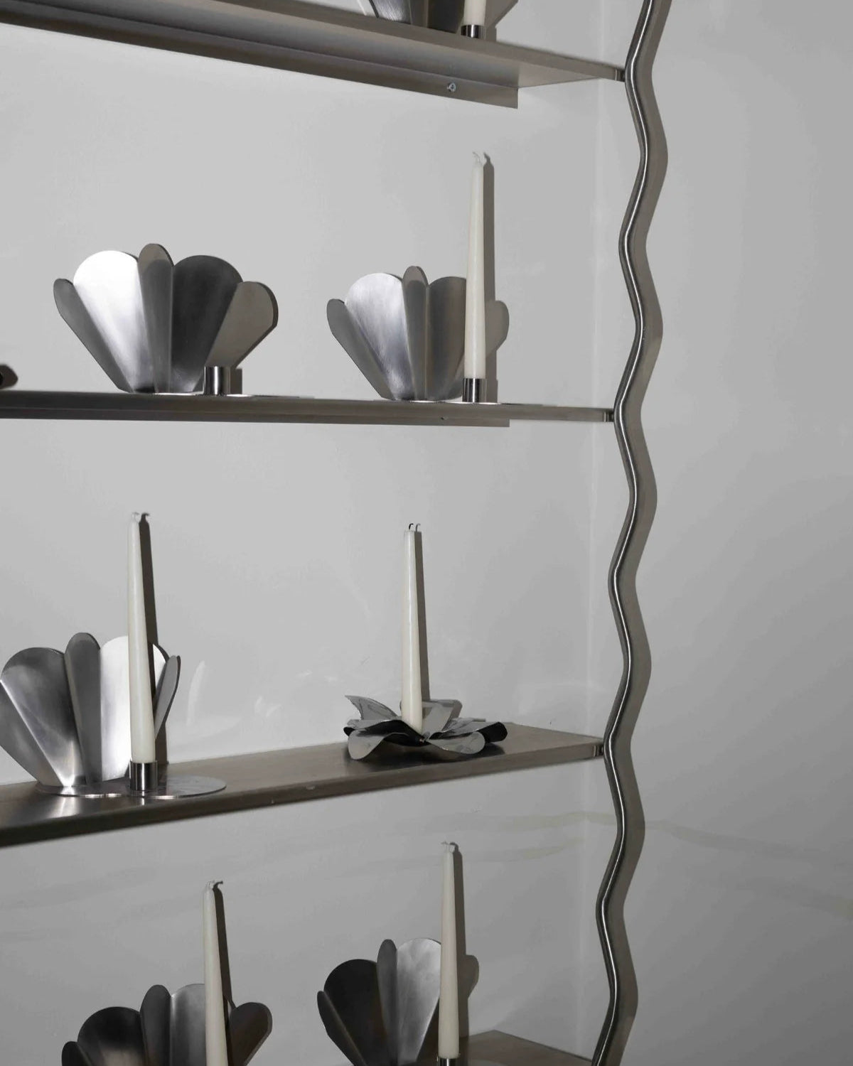 ÉTAGÈRE WAVE EN MÉTAL