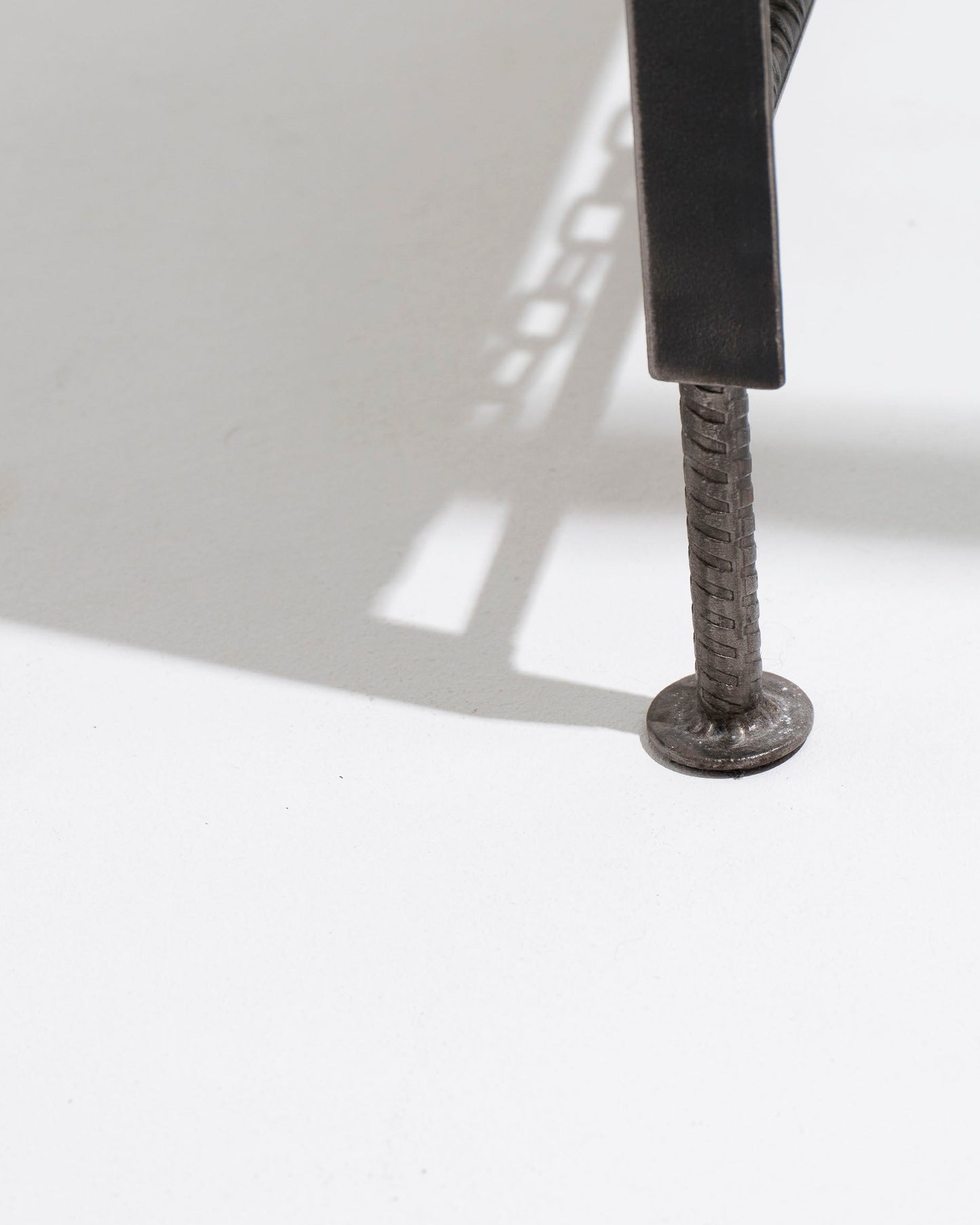 CONSOLE EN MÉTAL LE CHÂTIMENT DE SYSIPHE