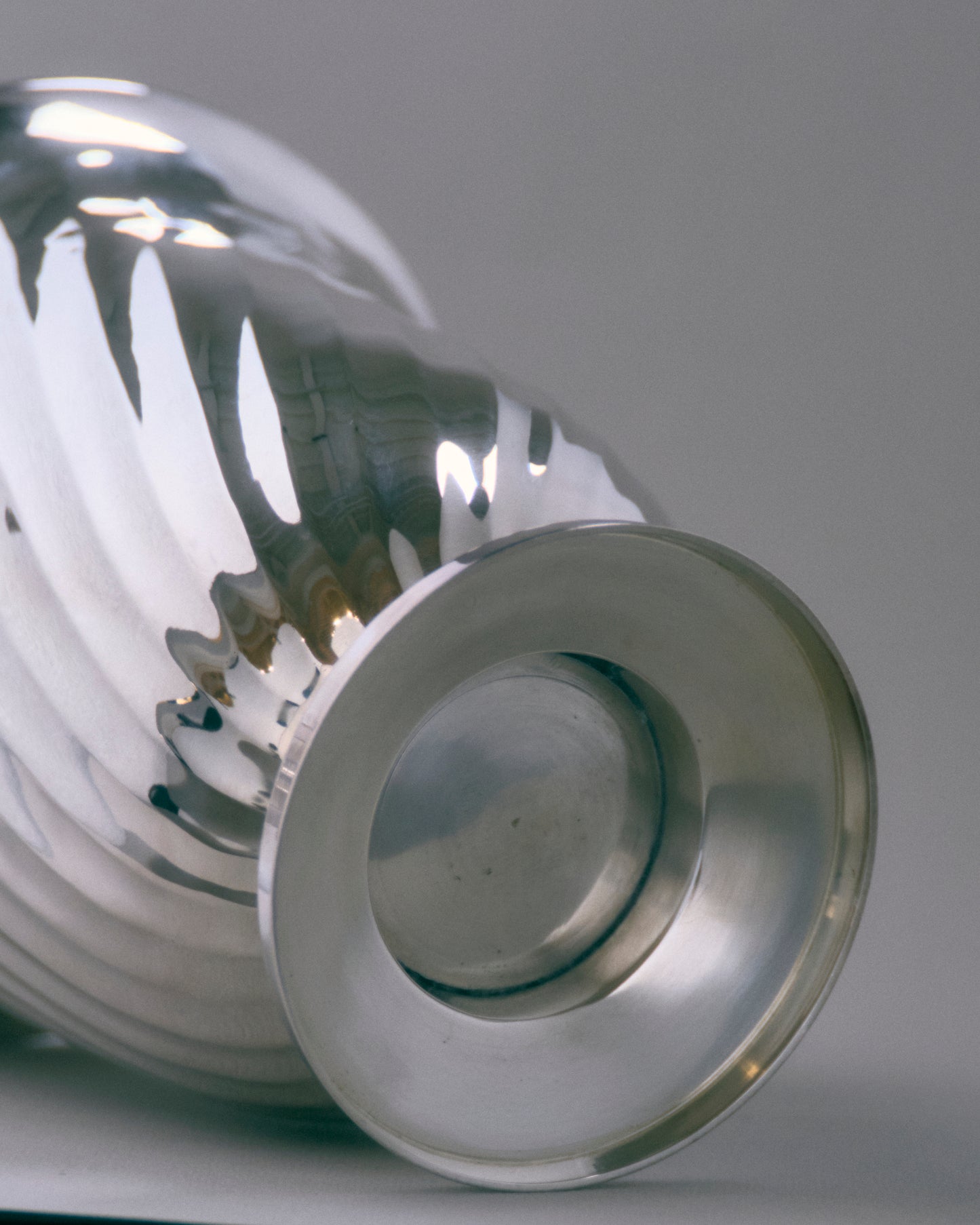 SEAU À CHAMPAGNE EN MÉTAL ARGENTÉ TORSADÉ, 1950s