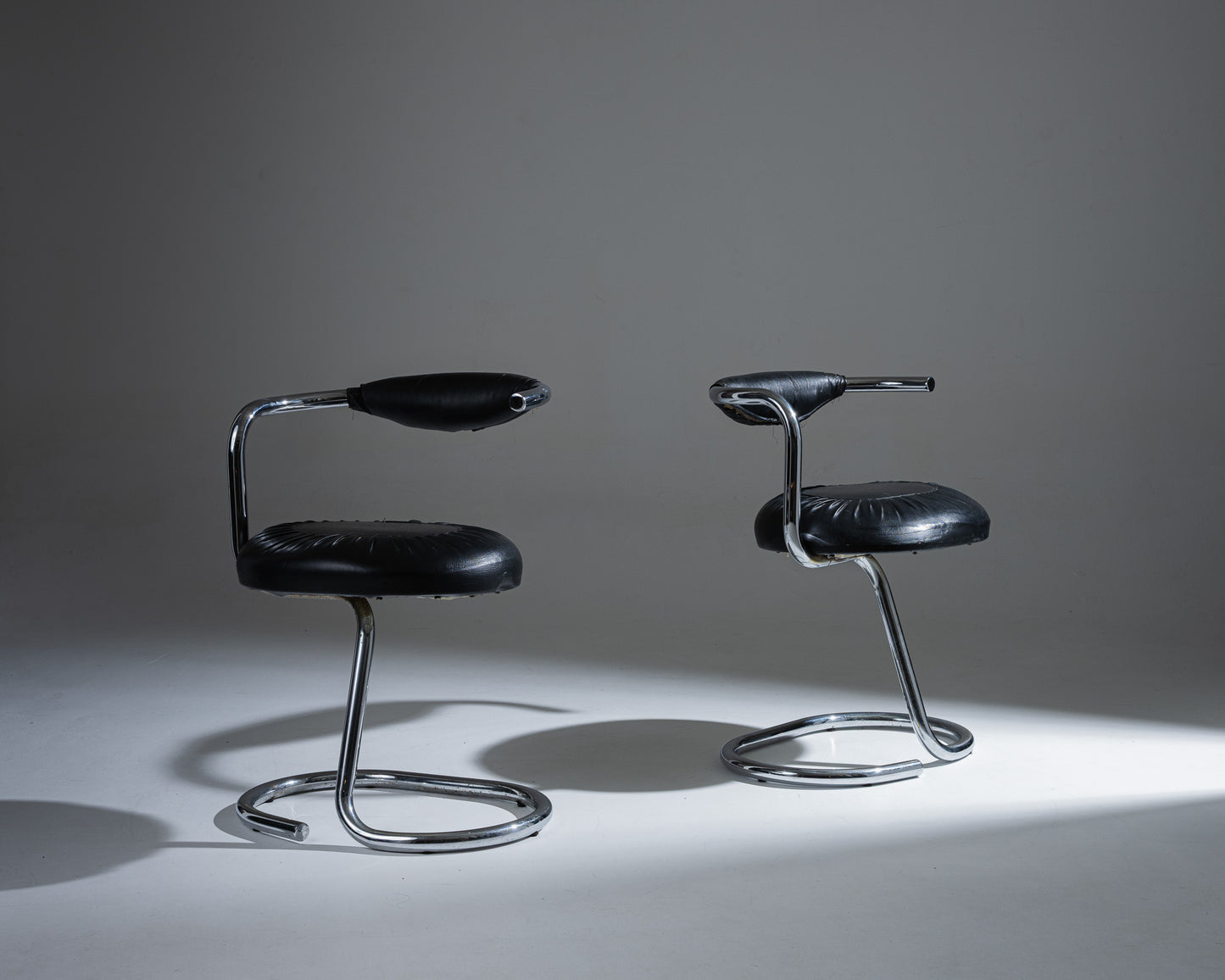 PAIR OF GIOTTO STOPPINO COBRA CHAIRS, 1970s