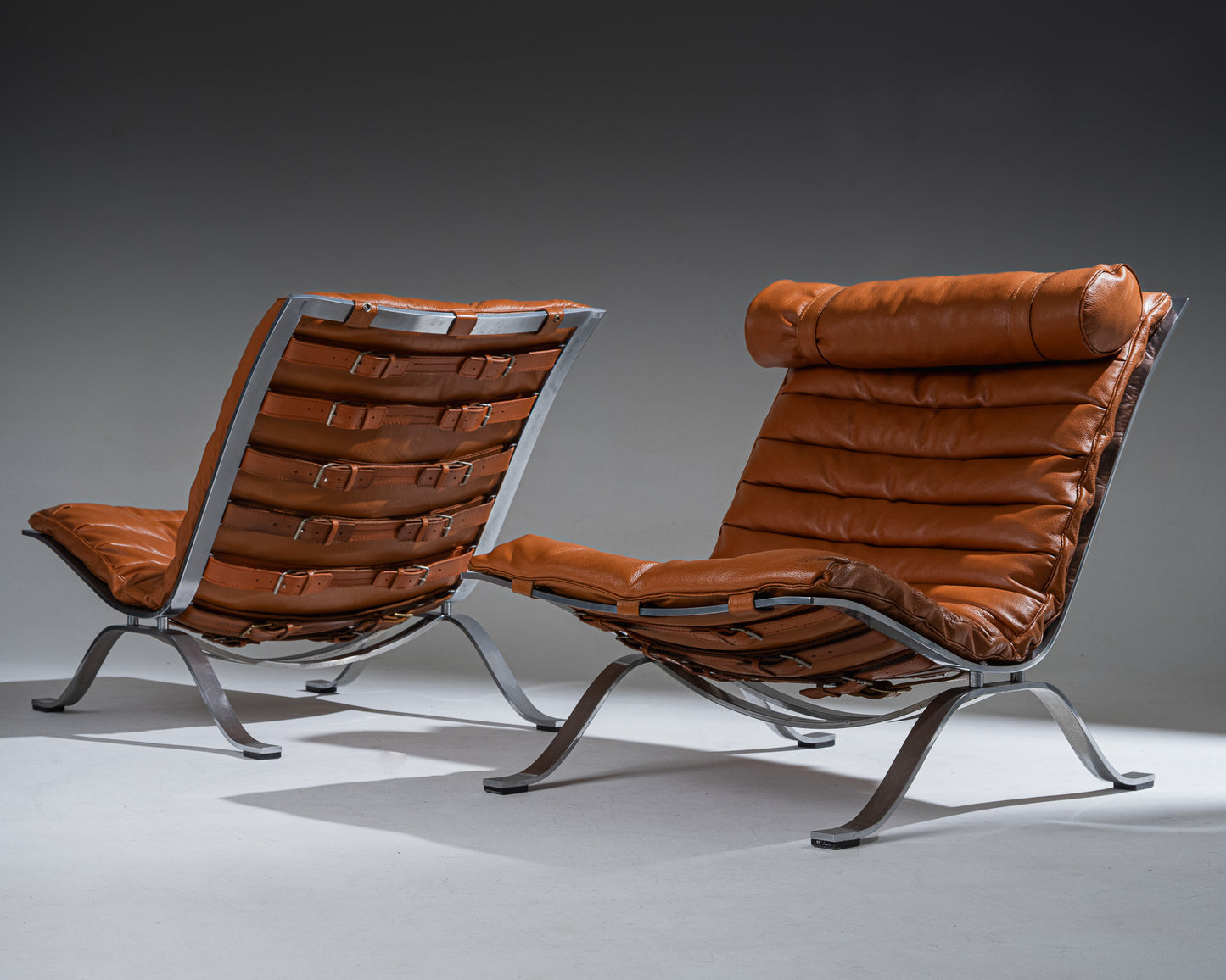 PAIRE DE CHAUFFEUSES ARI, ARNE NORELL, 1960s