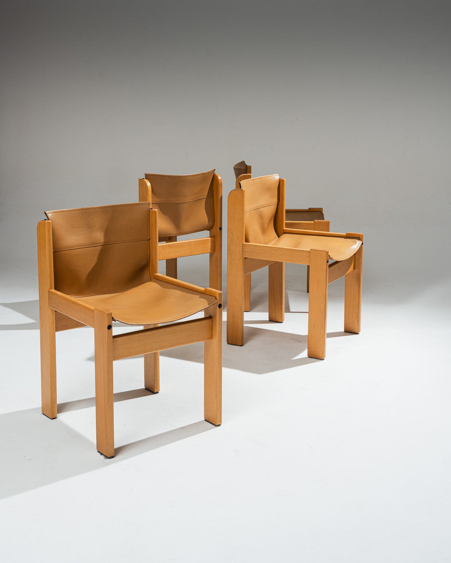 SET OF 4 SADDLE LEATHER AND BEECHWOOD CHAIRS, IBISCO SEDIE, 1970s