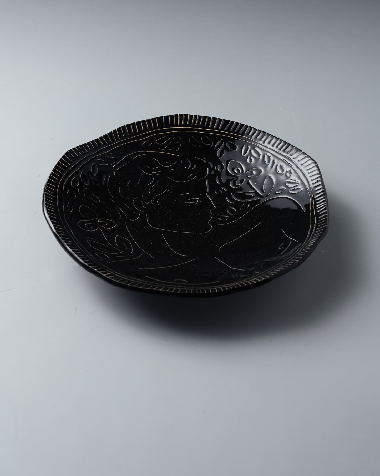 BLACK CERAMIC PLATE, ELDAROV.T