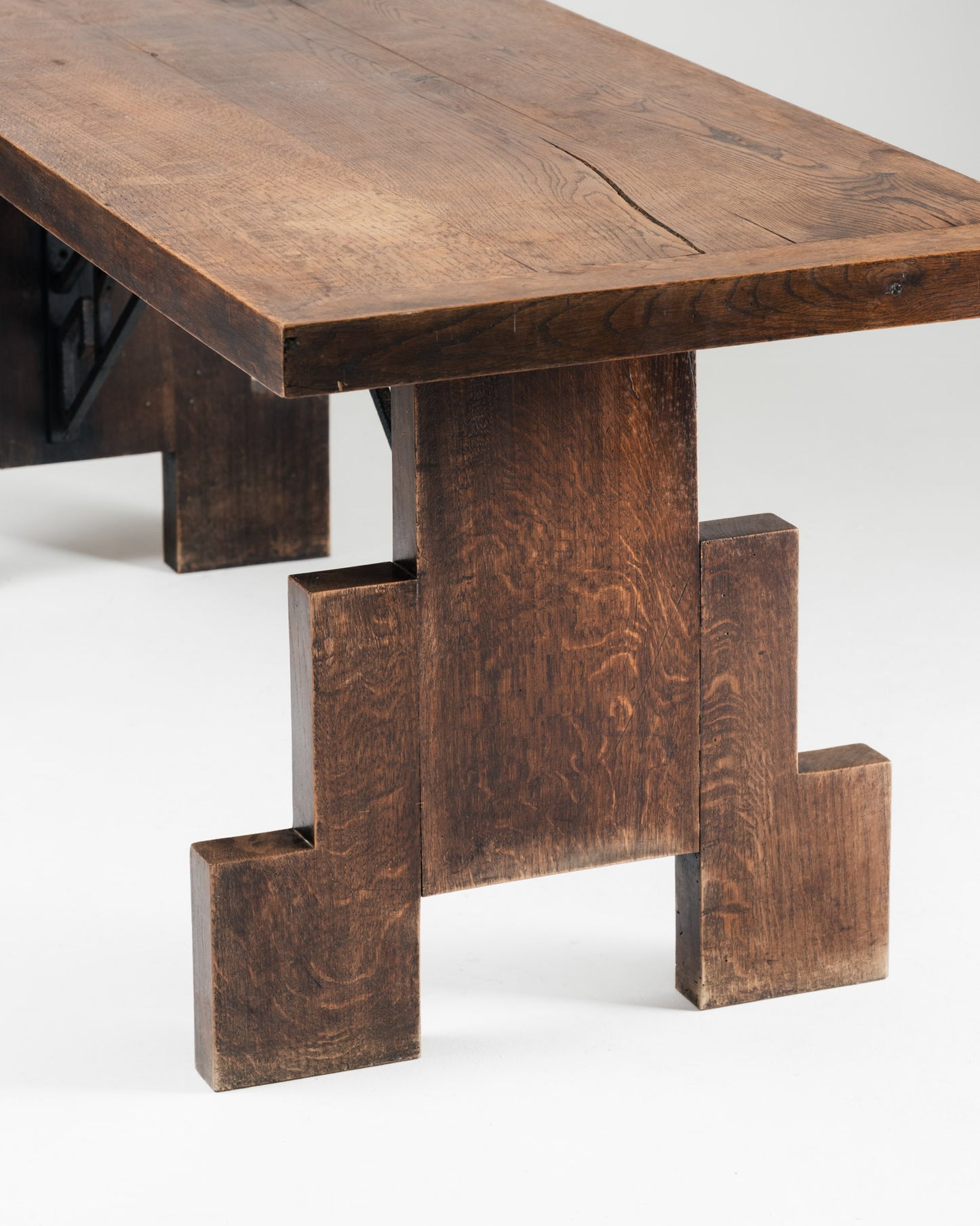 TABLE EN CHÊNE ET FERRONERIE, 1940s