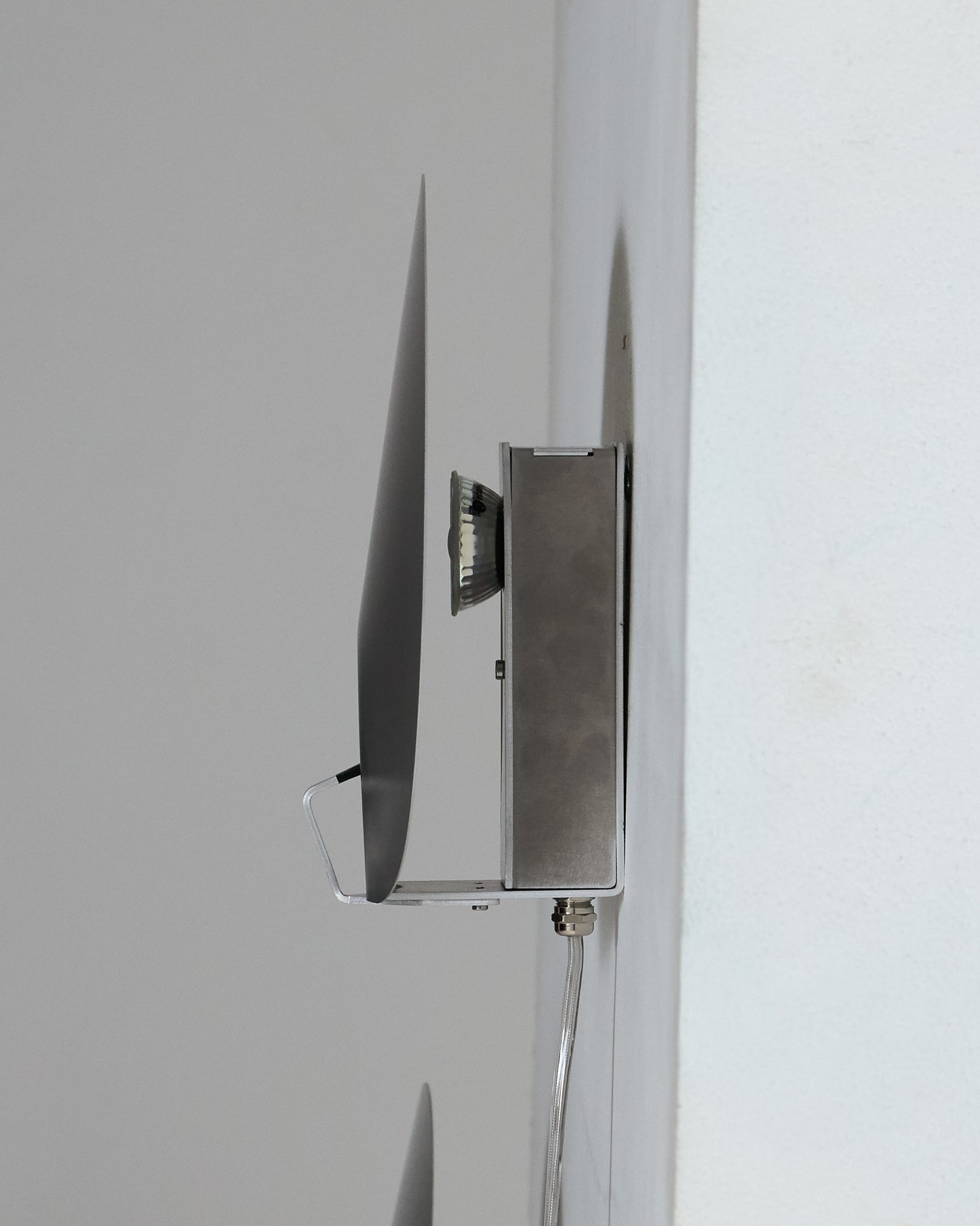 'FLECT' WALL LIGHT