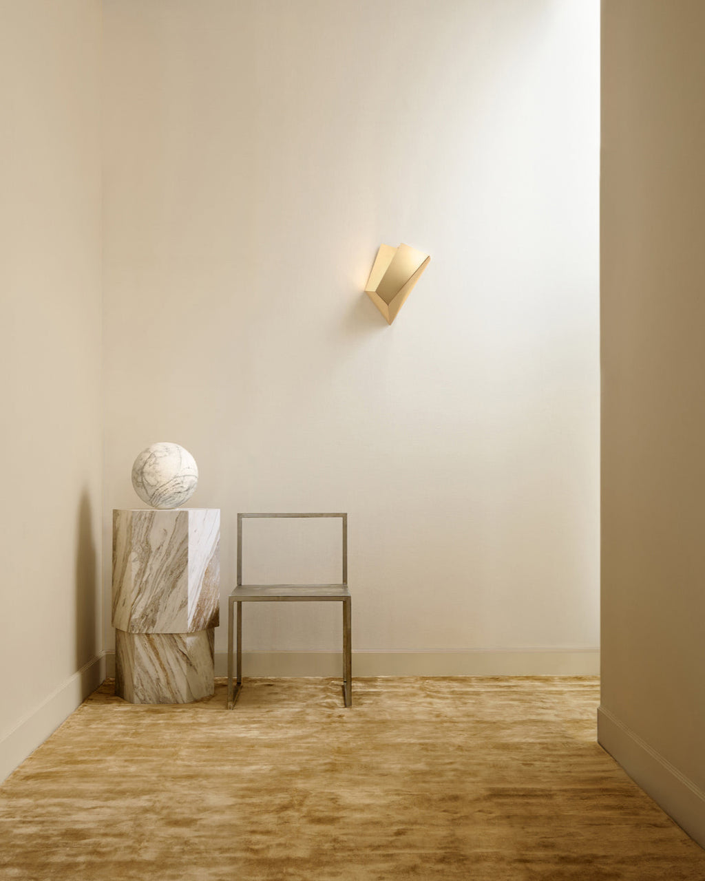 Katoptris wall light in brass