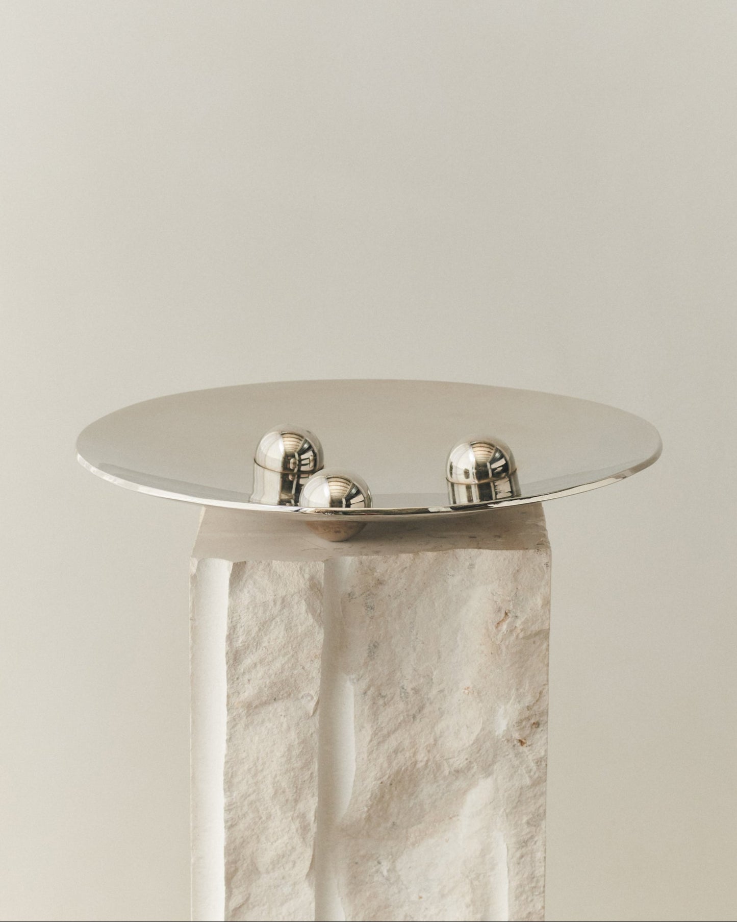 PLATEAU EN MÉTAL OBJECT 002