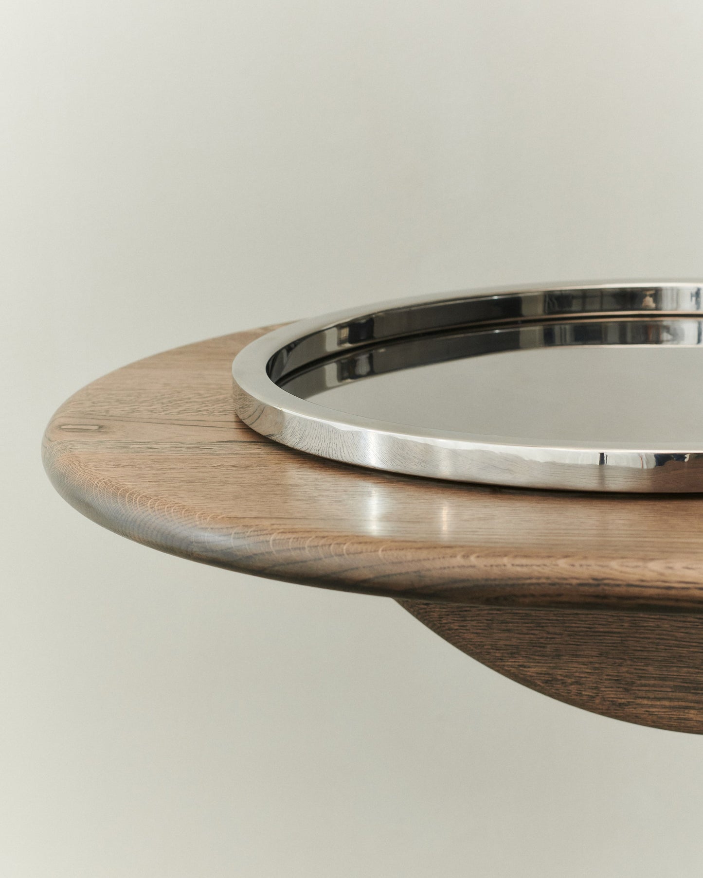 Service tray with square edges