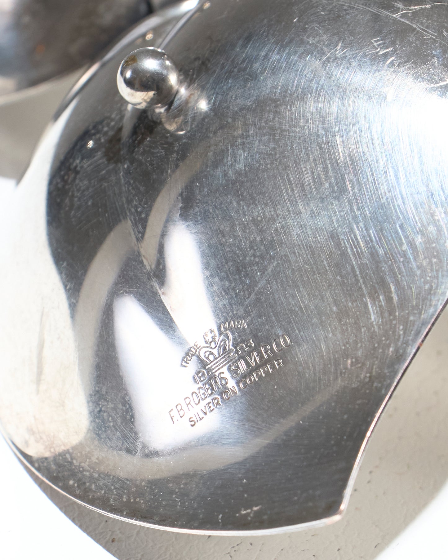 SERVITEUR TRIPLE FEUILLE EN MÉTAL ARGENTÉ, 1950s