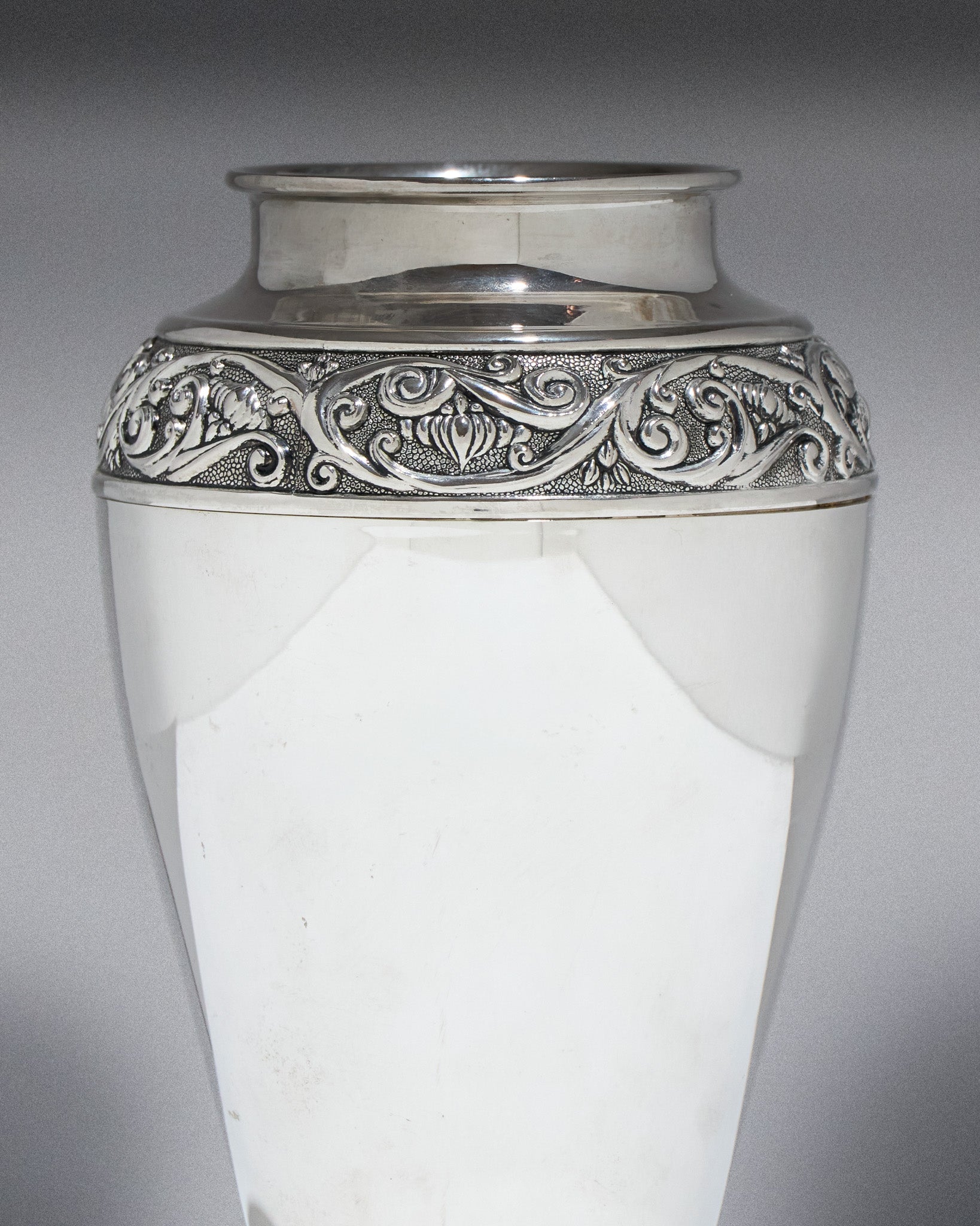 Vase Rasteli Métal Argent- Wit- Mélange D 21 cm H 20 cm Vase Rasteli Métal Argent- Wit- Mélange D 21 cm H 20 cm