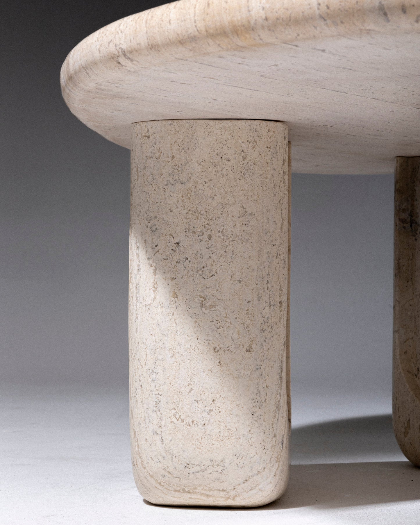 Amazonas oval coffee table