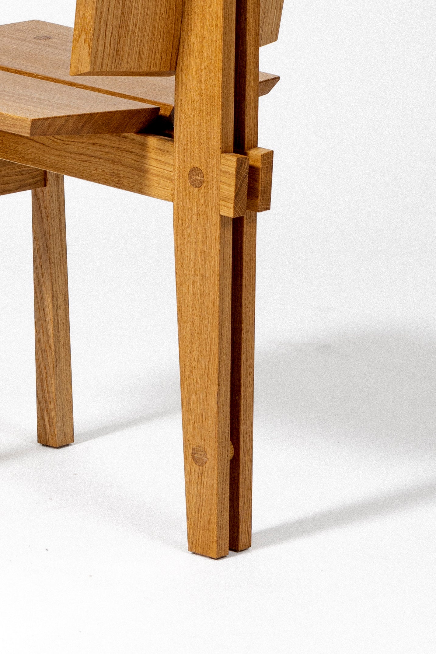 TORII CHAIR IN SOLID OAK