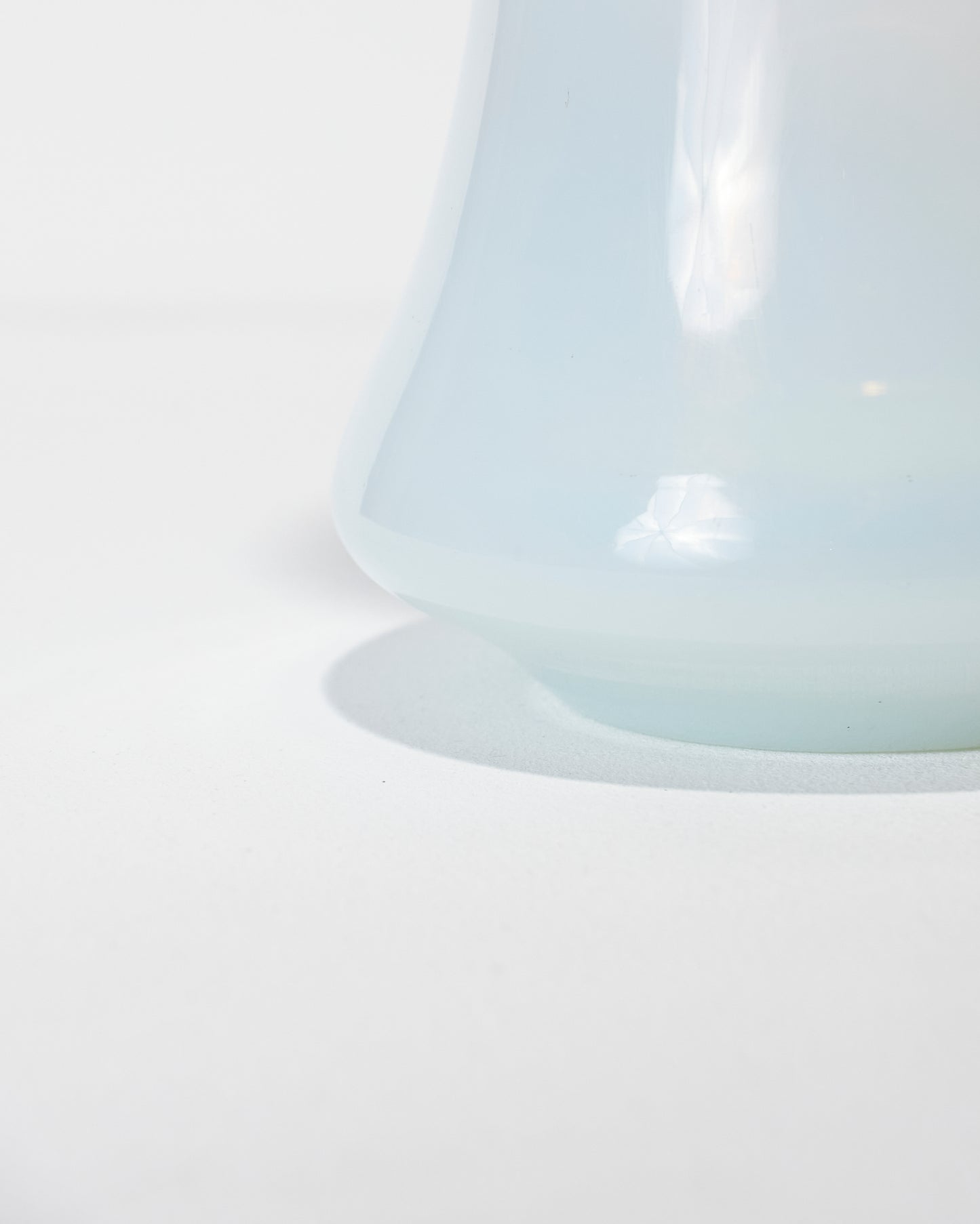 VASE CYLINDRIQUE EN VERRE OPALESCENT, 1960s