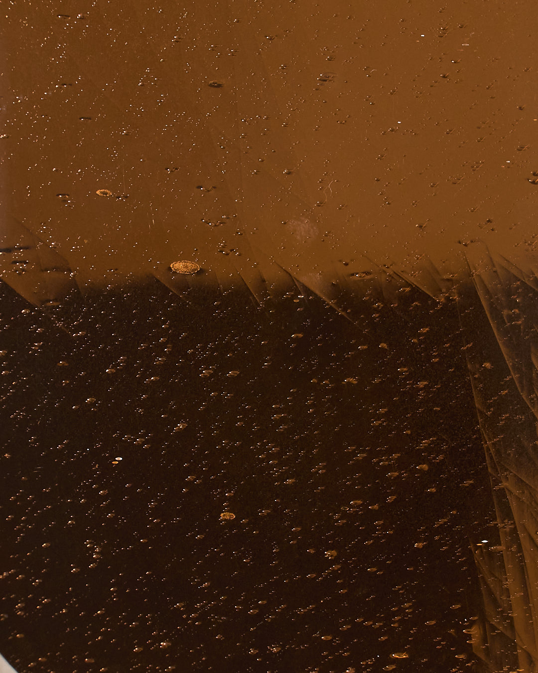 PETIT MIROIR CÉRAMIQUE ET VERRE DORÉ