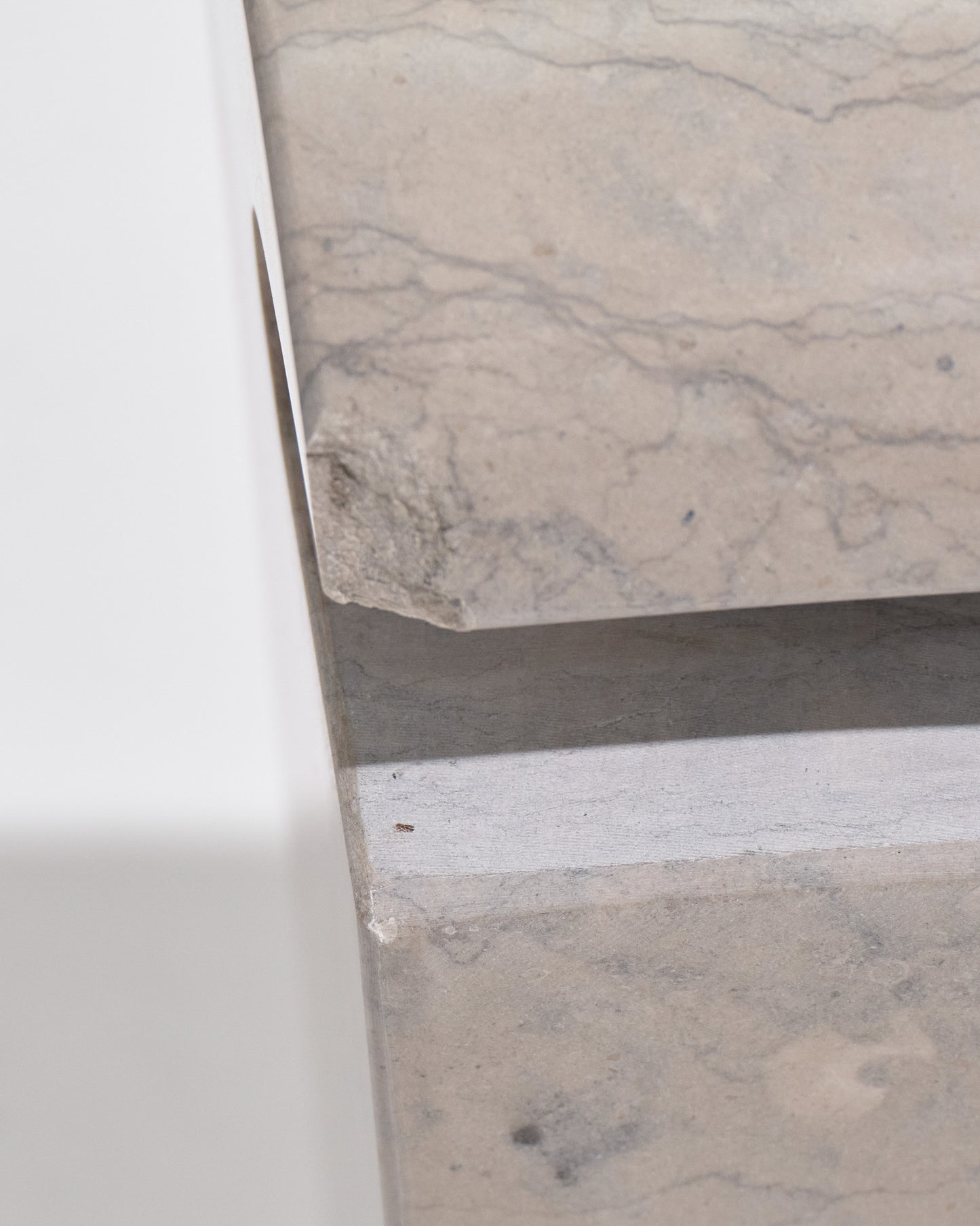 TABLE BASSE EN MARBRE