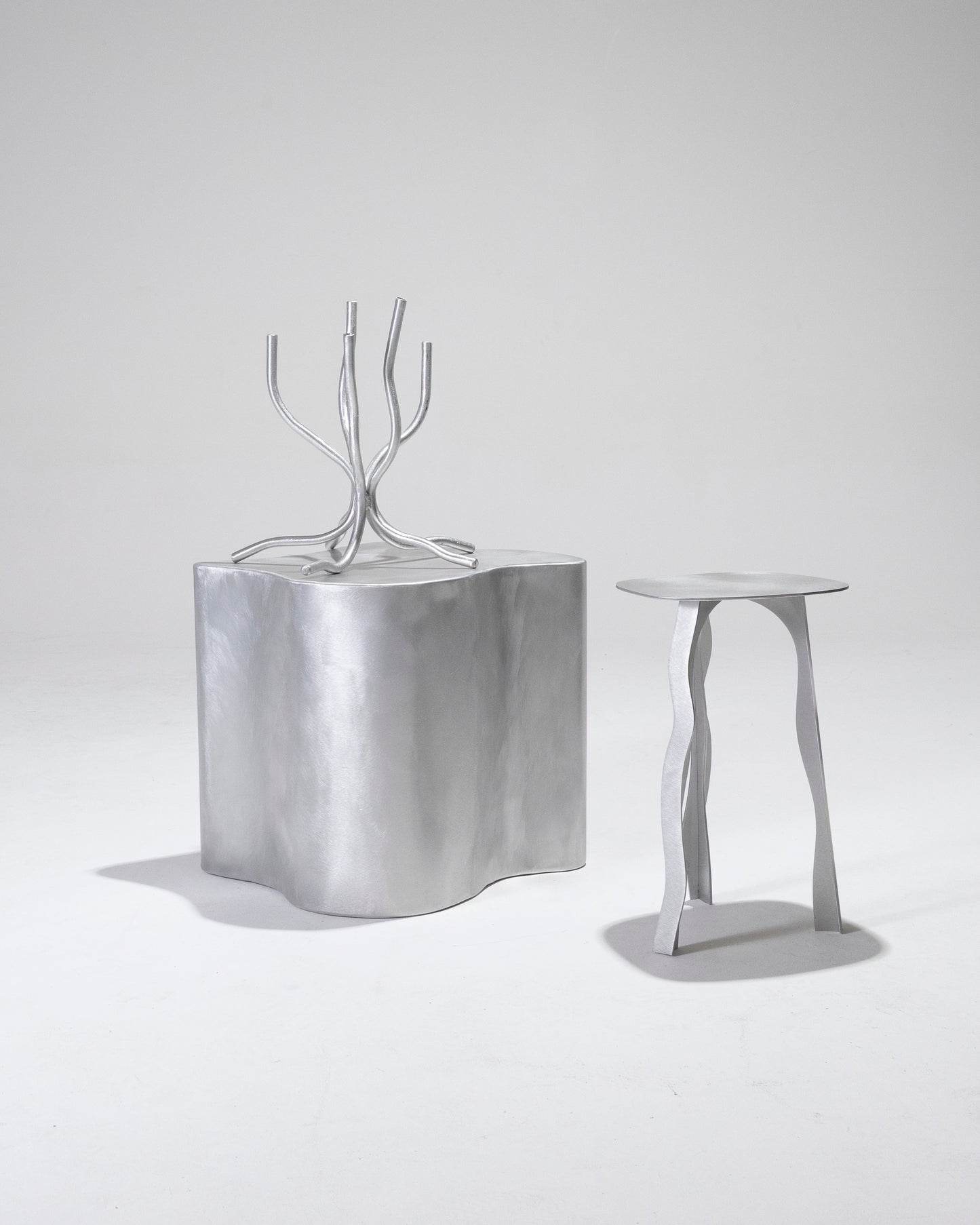 LARGE TABOURET EN ALUMINIUM