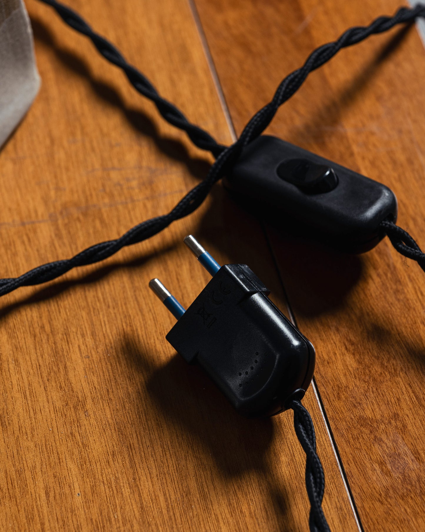 LAMPE RECTANGULAIRE EN CÉRAMIQUE