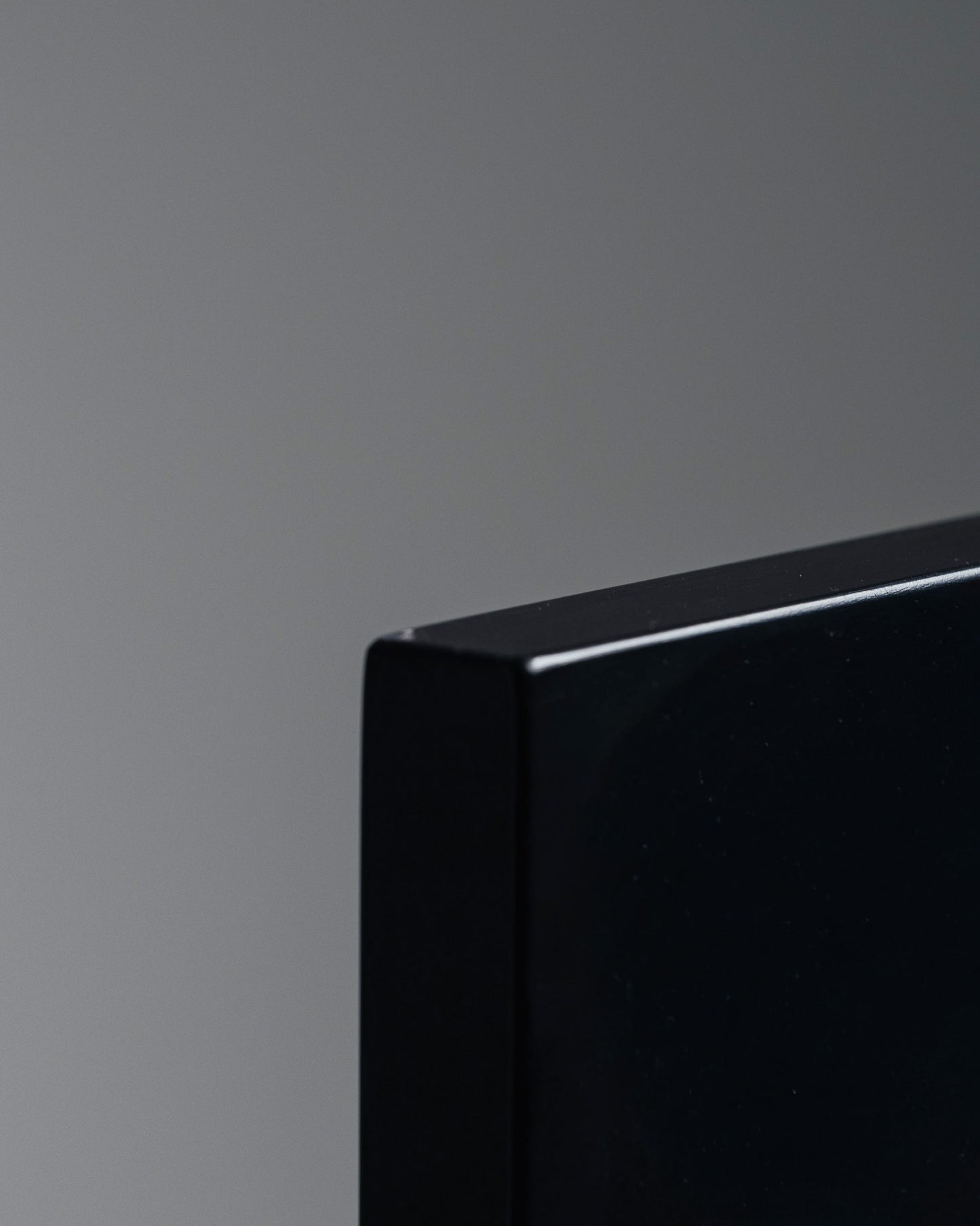 KINETIC PAINTING IN BLACK AND GOLD WOOD