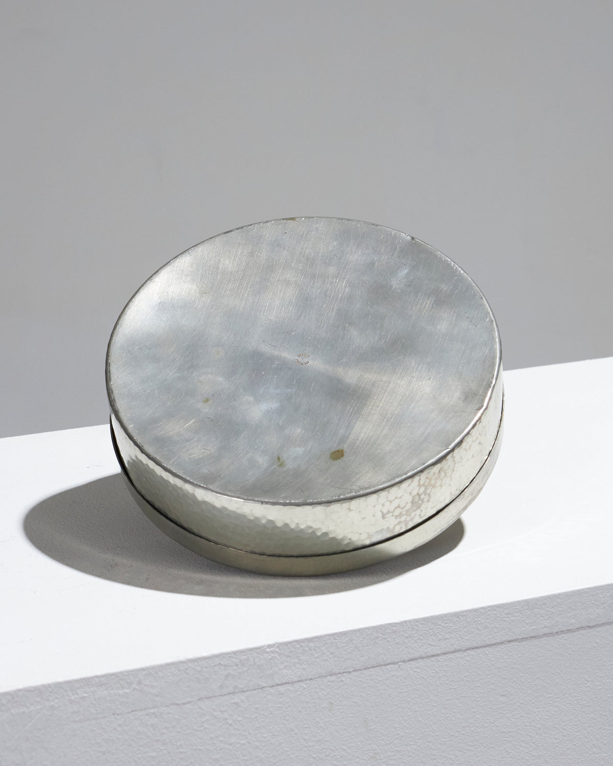 Art Deco candy box in tin, René Delavan, 1930s
