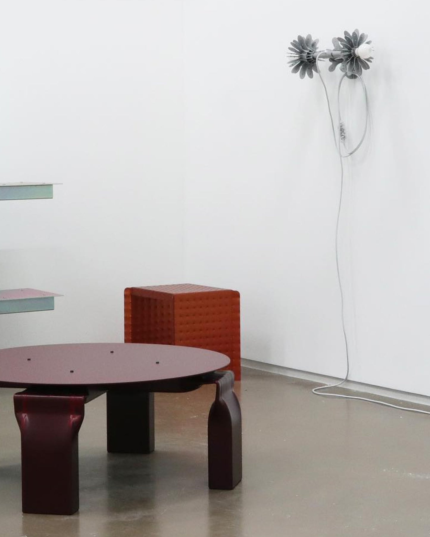 TABLE TUBE CIRCLE TIM TEVEN STUDIO