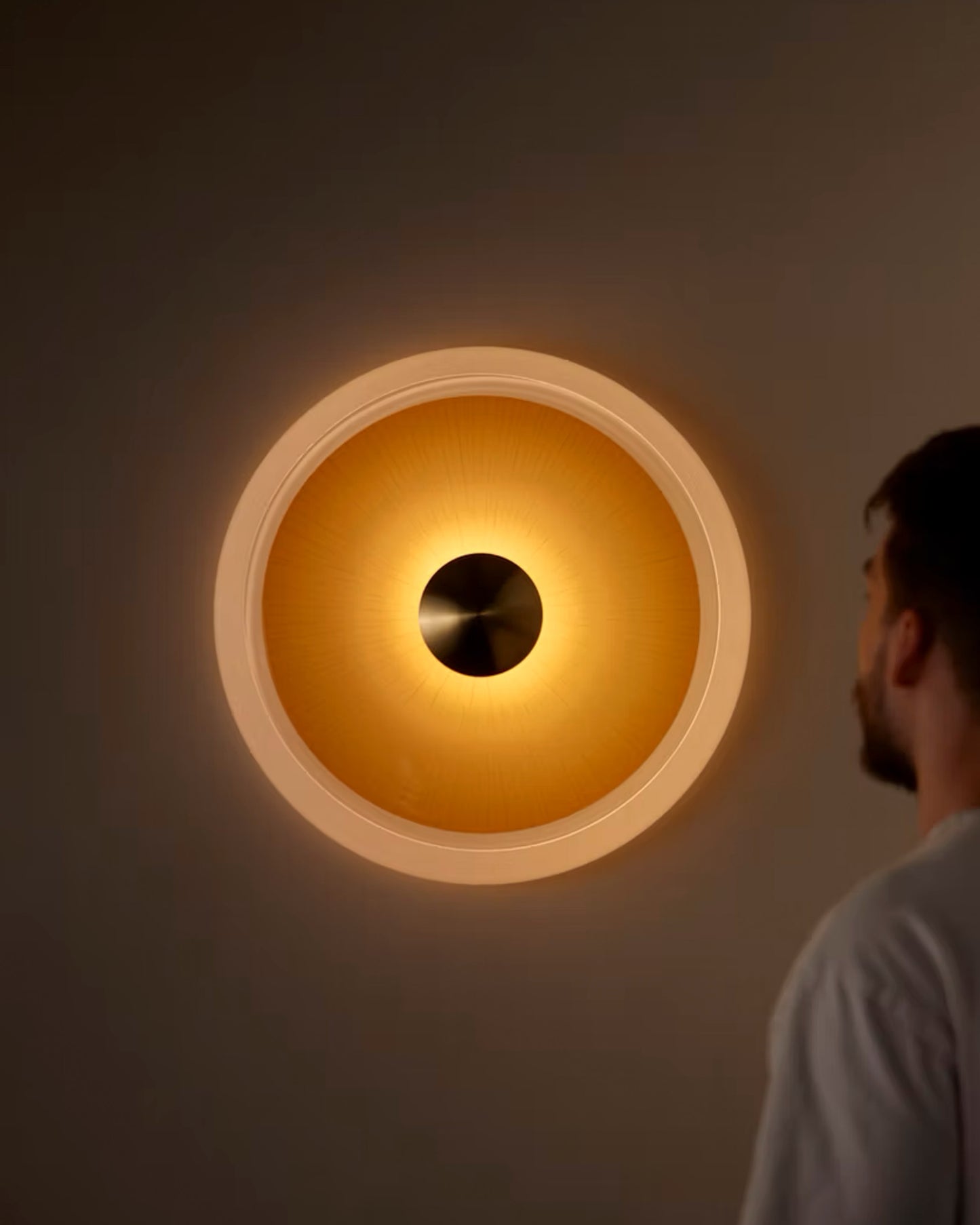 Iris wall light
