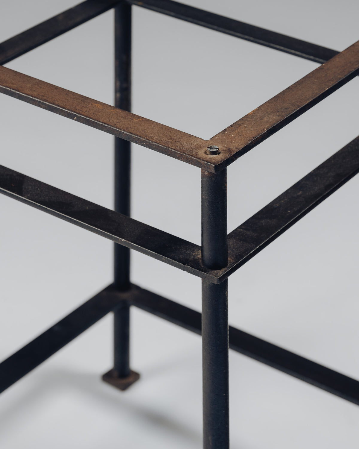 SIDE TABLE IN IRON AND PINK GRANITE, JEAN-MICHEL WILMOTTE, 1980s