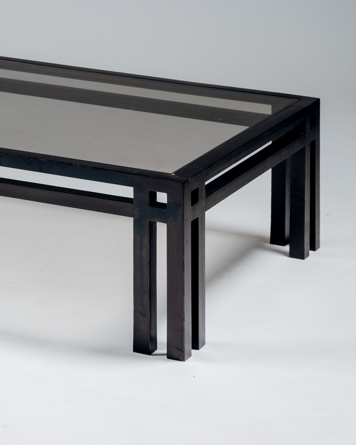 TABLE BASSE EN BOIS ET VERRE, JEAN-MICHEL WILMOTTE, GOVERNOR, 1970s