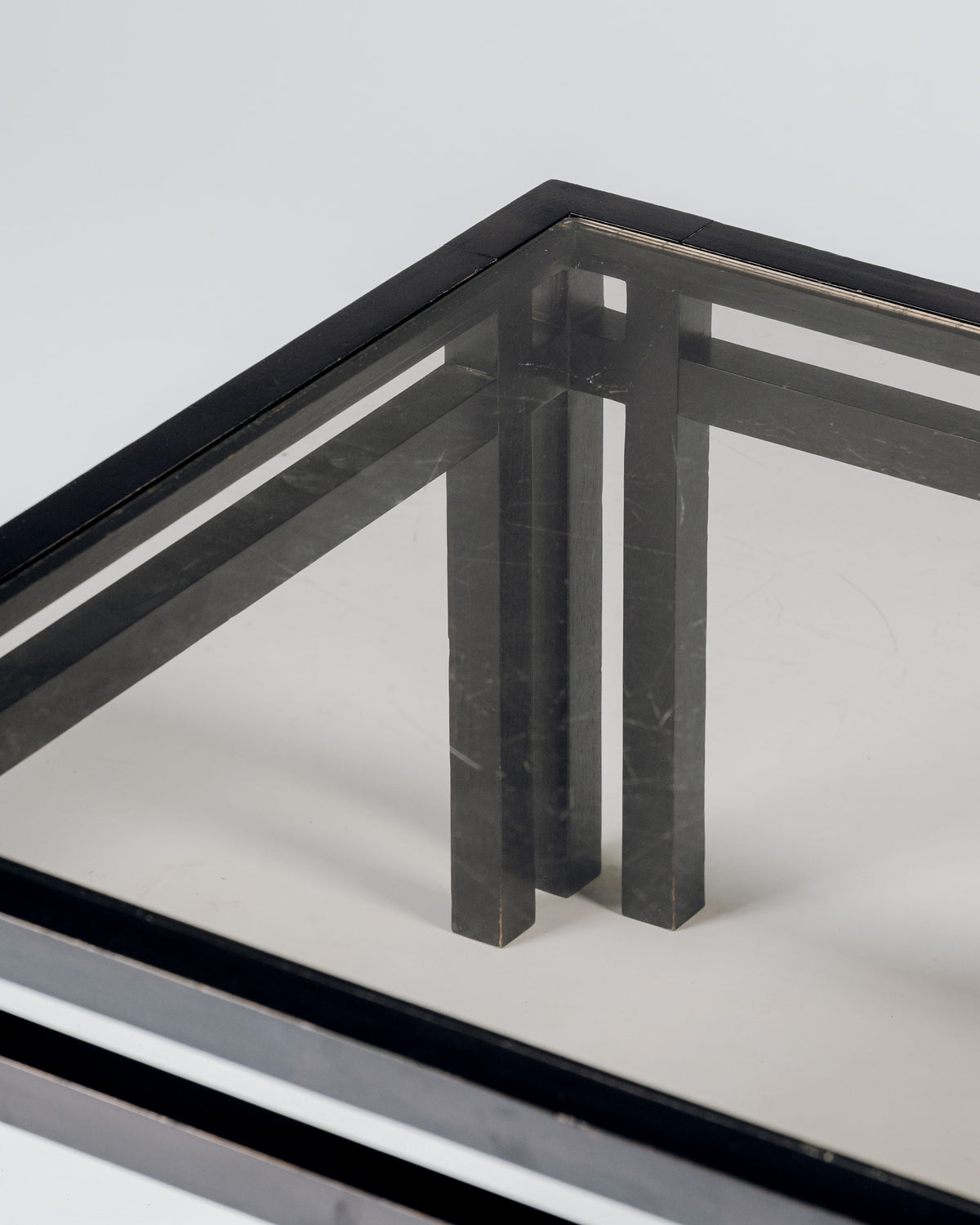 TABLE BASSE EN BOIS ET VERRE, JEAN-MICHEL WILMOTTE, GOVERNOR, 1970s