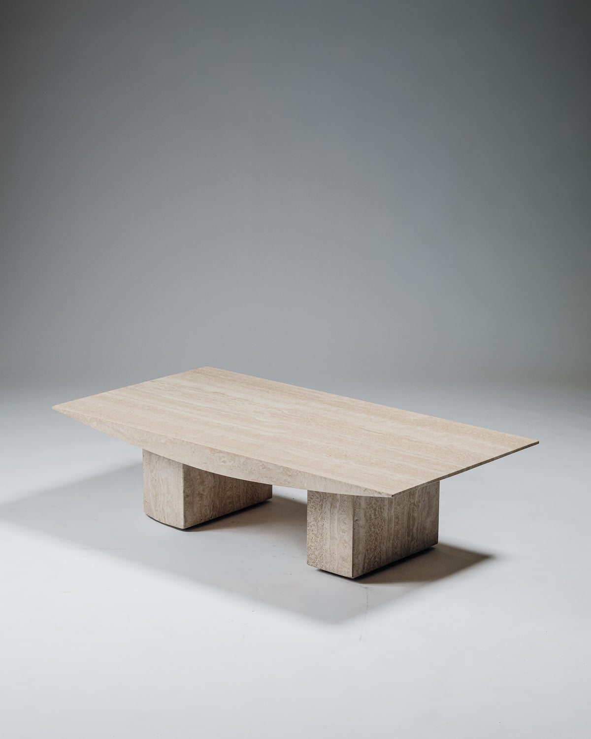 TABLE BASSE 'SUSHI' EN TRAVERTIN, GILLES DERAIN, 1980s