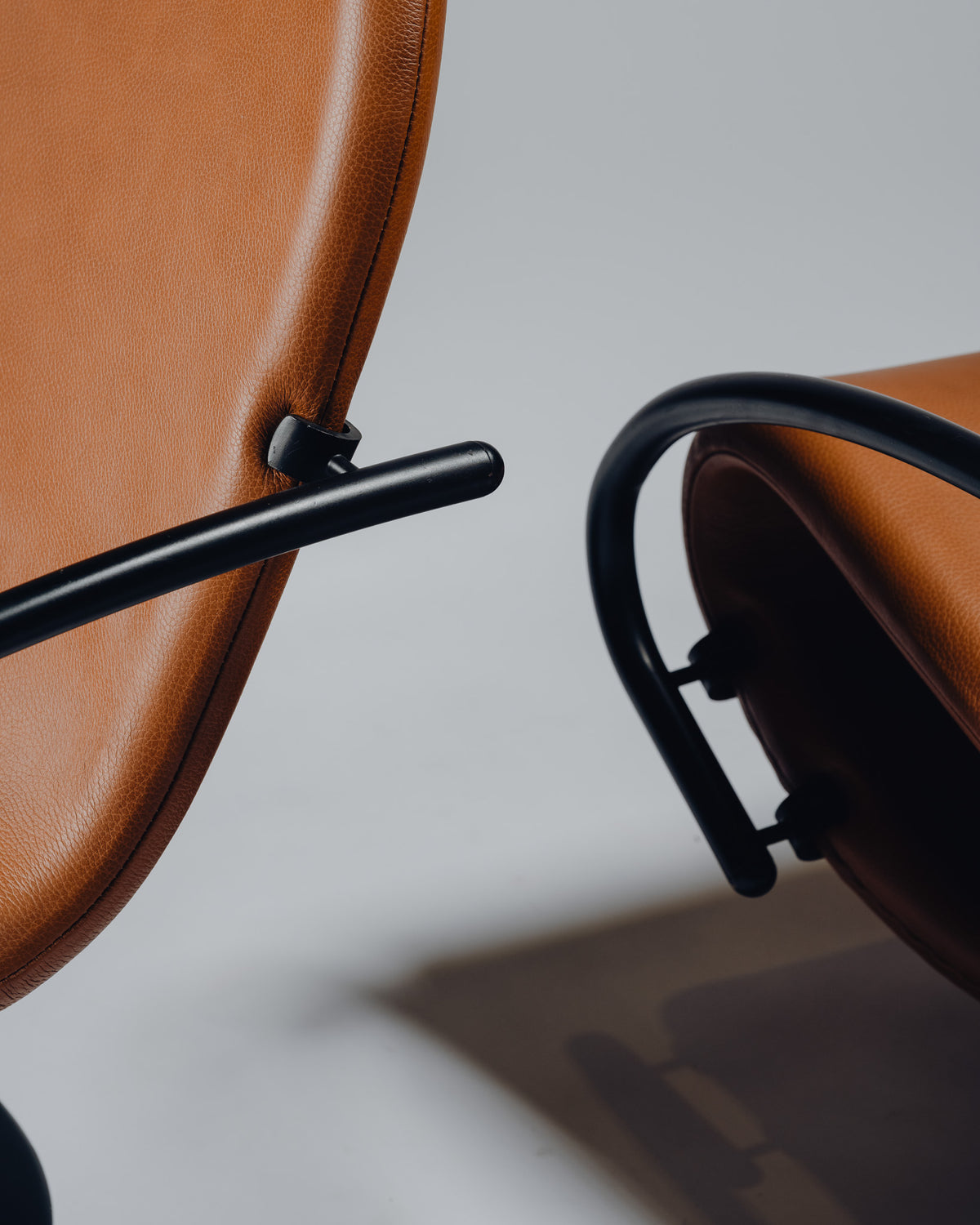 FAUTEUIL EN ACIER ET CUIR, VERNER PANTON, FRITZ HANSEN, 1970s