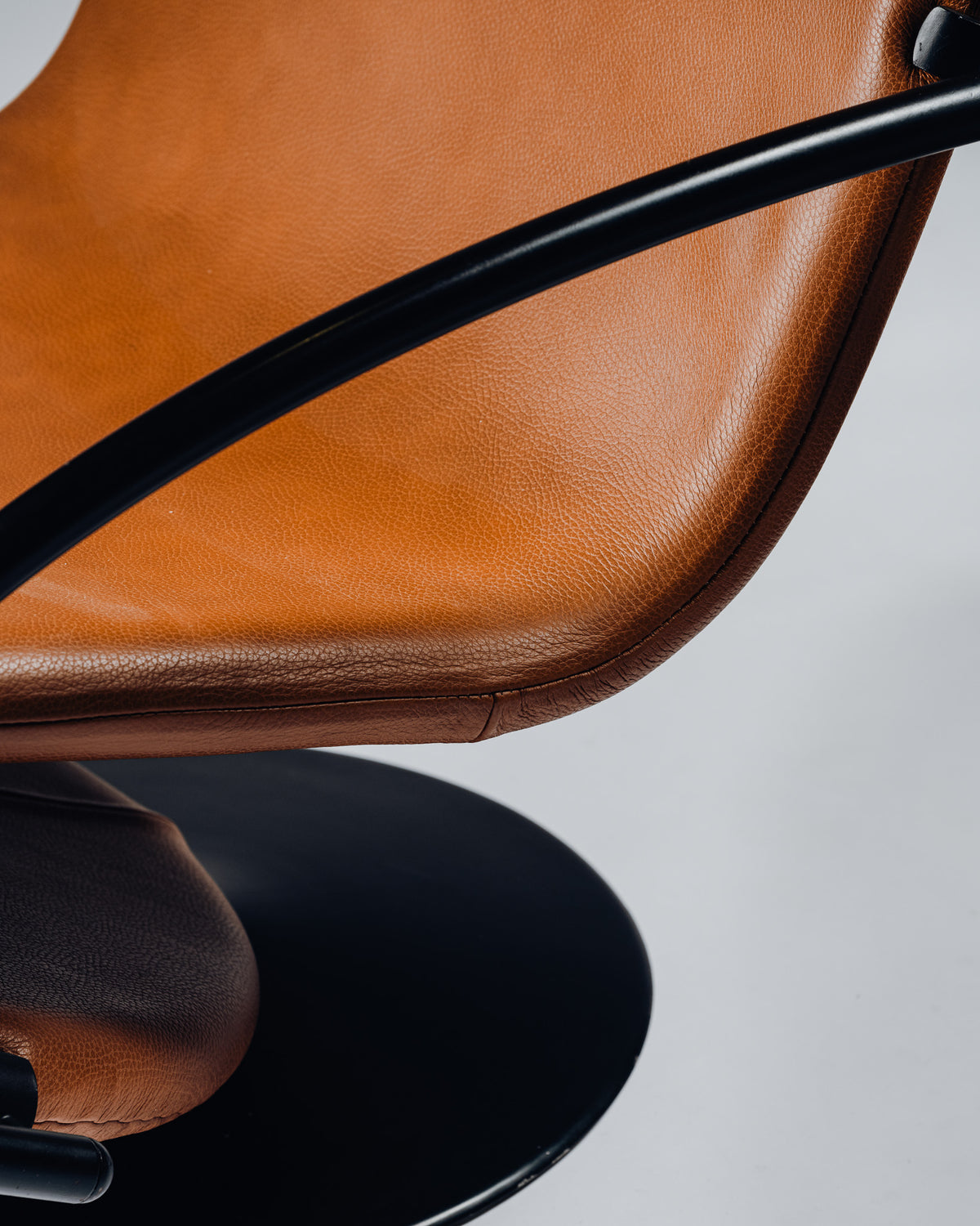 FAUTEUIL EN ACIER ET CUIR, VERNER PANTON, FRITZ HANSEN, 1970s
