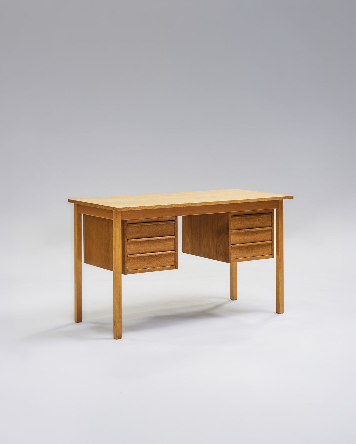 BUREAU EN CHÊNE, PRODUCTION SUÉDOISE, 1960s