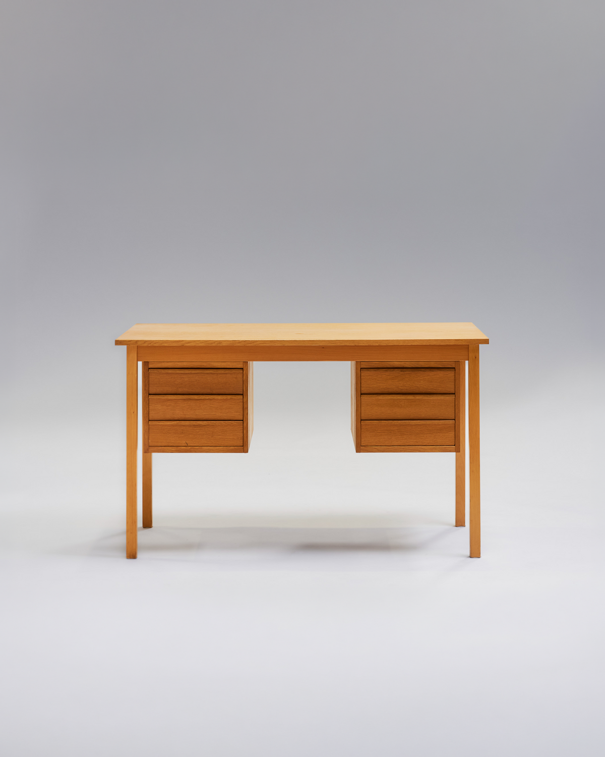 BUREAU EN CHÊNE, PRODUCTION SUÉDOISE, 1960s