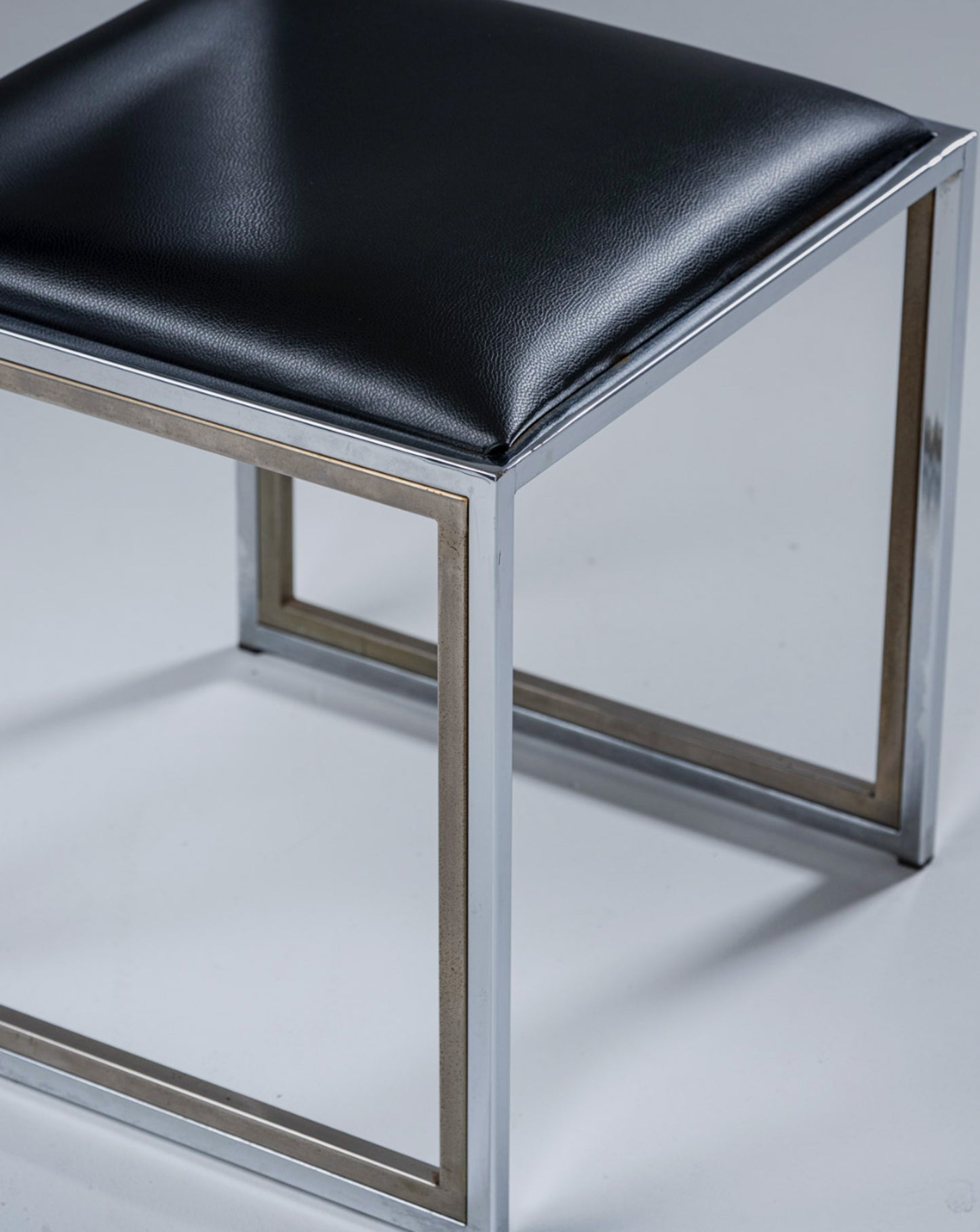 CHAISE EN MÉTAL ET CUIR, 1970s