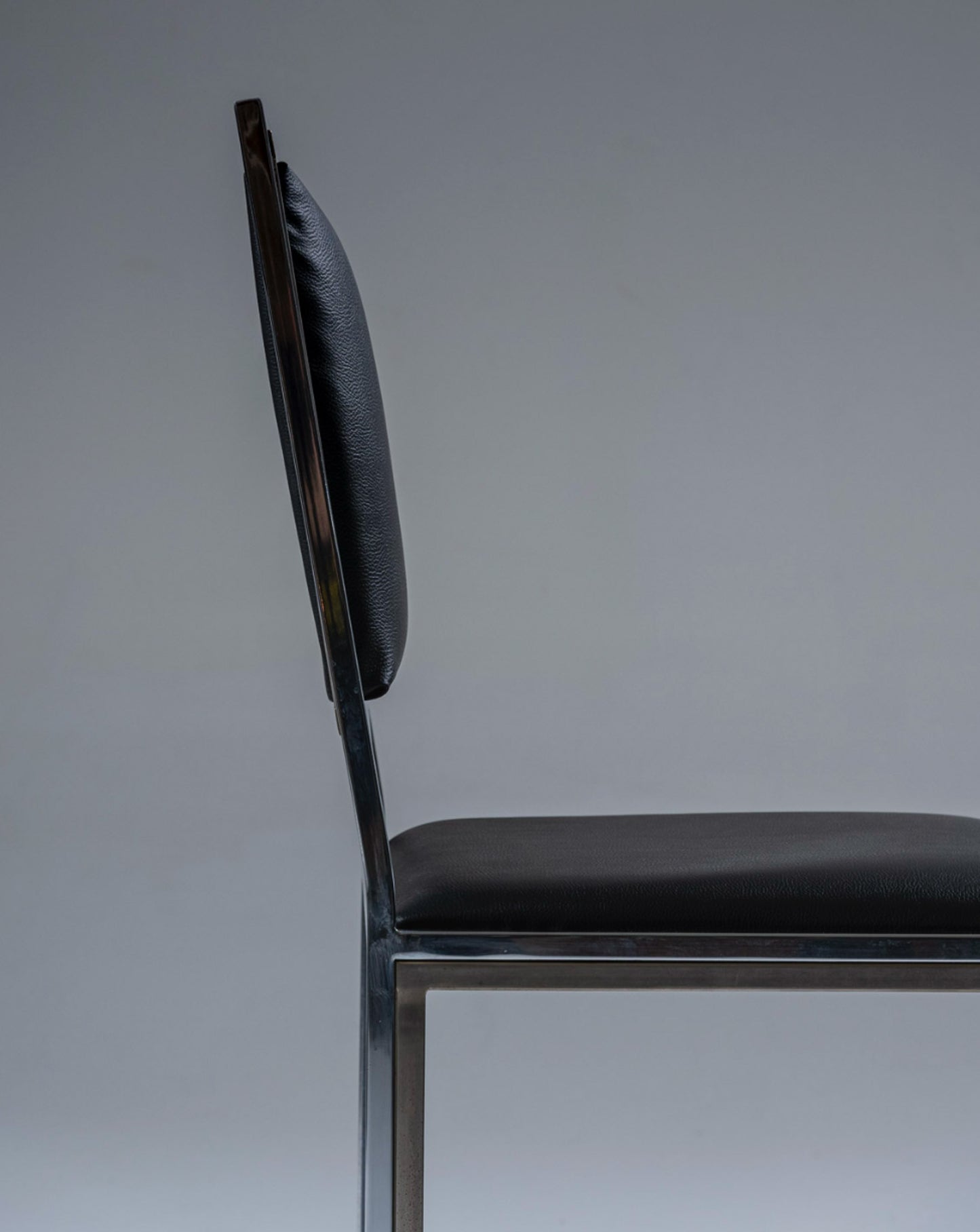 CHAISE EN MÉTAL ET CUIR, 1970s