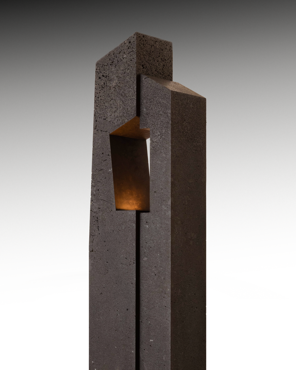 VOLCANIC STONE STREET LAMP