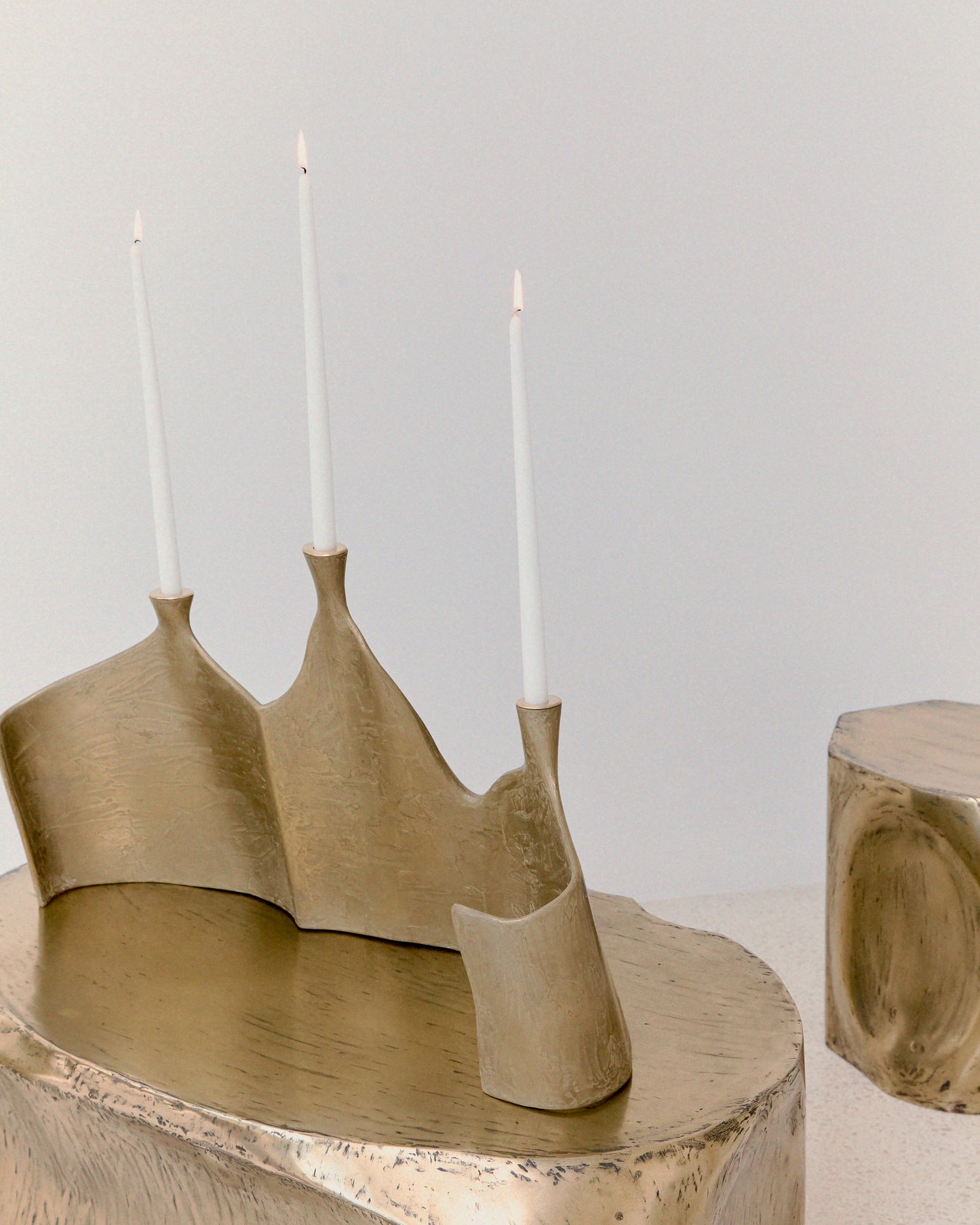 CHANDELIER NIGHT STRIKES SPARKS