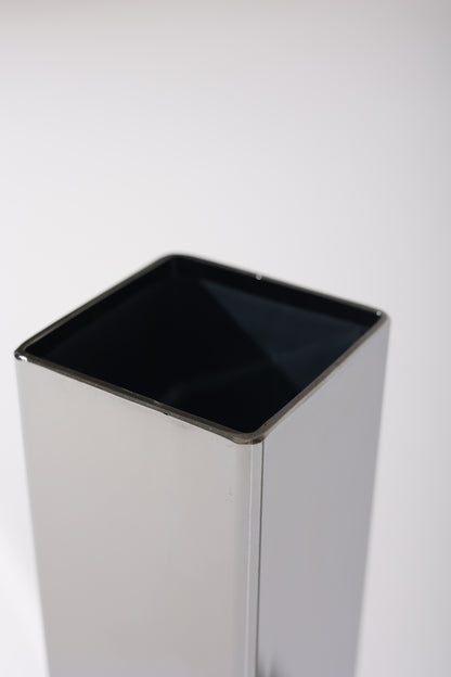 SQUARE VASE "PRESSURE" CHROME