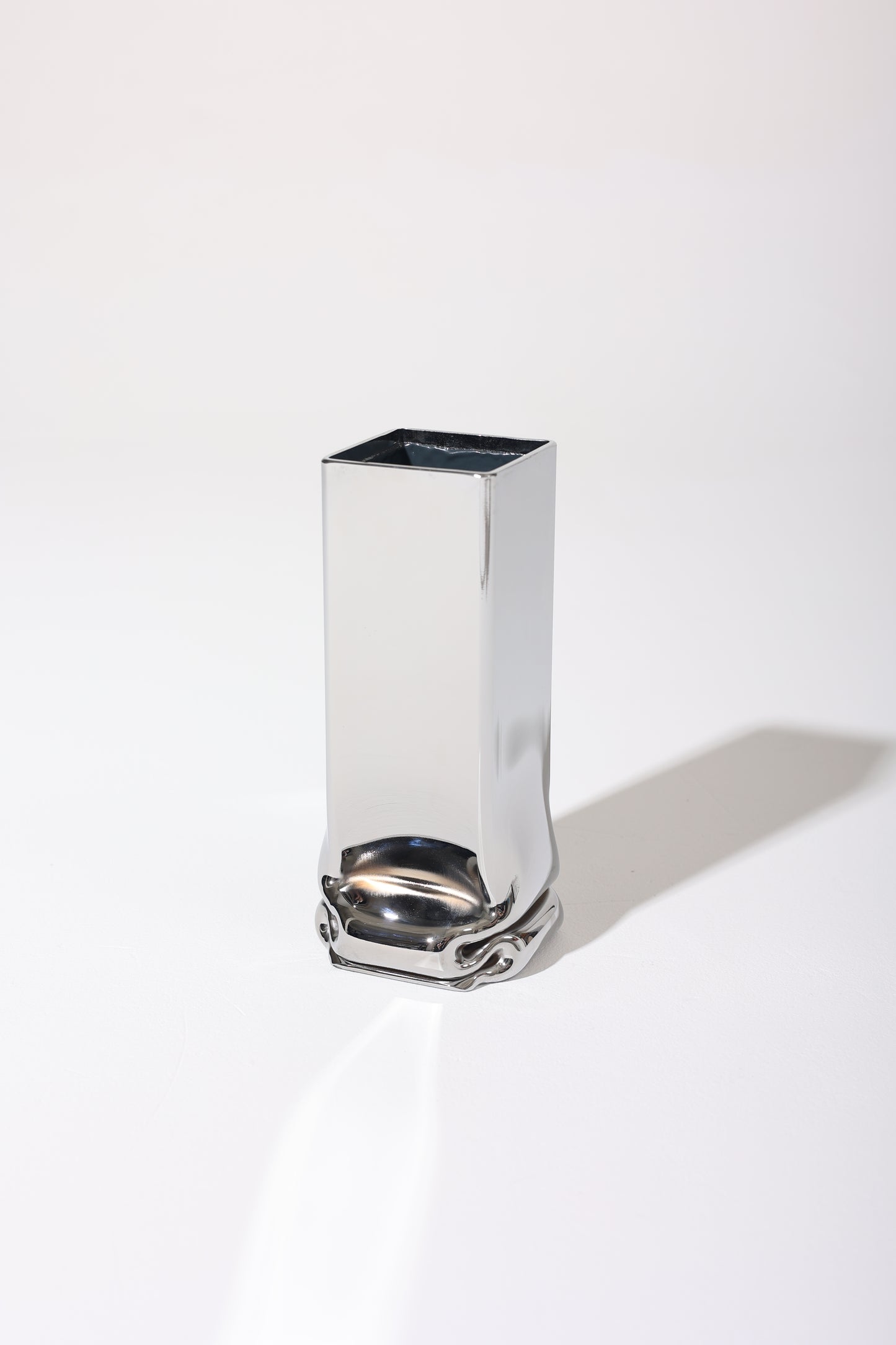 SMALL SQUARE VASE "PRESSURE" CHROME