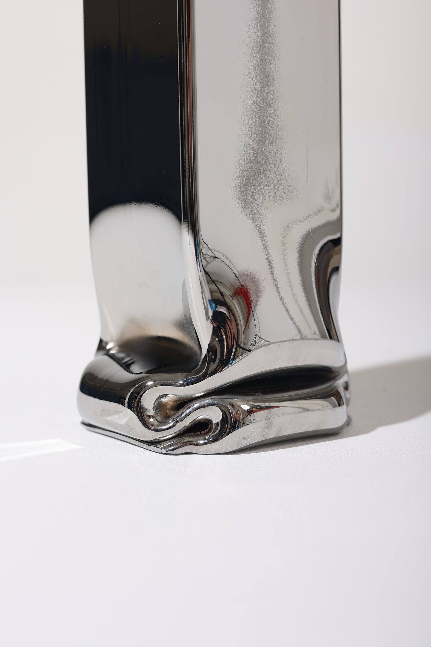 SMALL SQUARE VASE "PRESSURE" CHROME