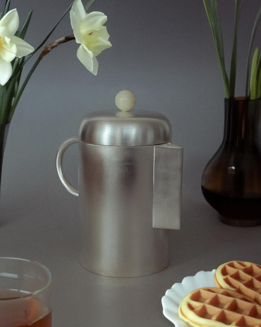 CAFETIÈRE EN LAITON ARGENTÉ