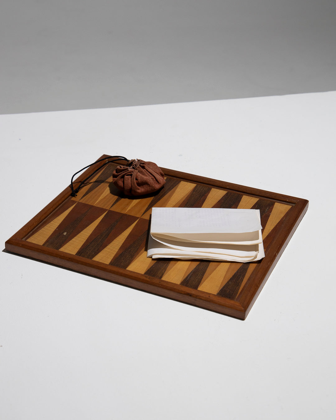 JEU DE BACKGAMMON EN BOIS