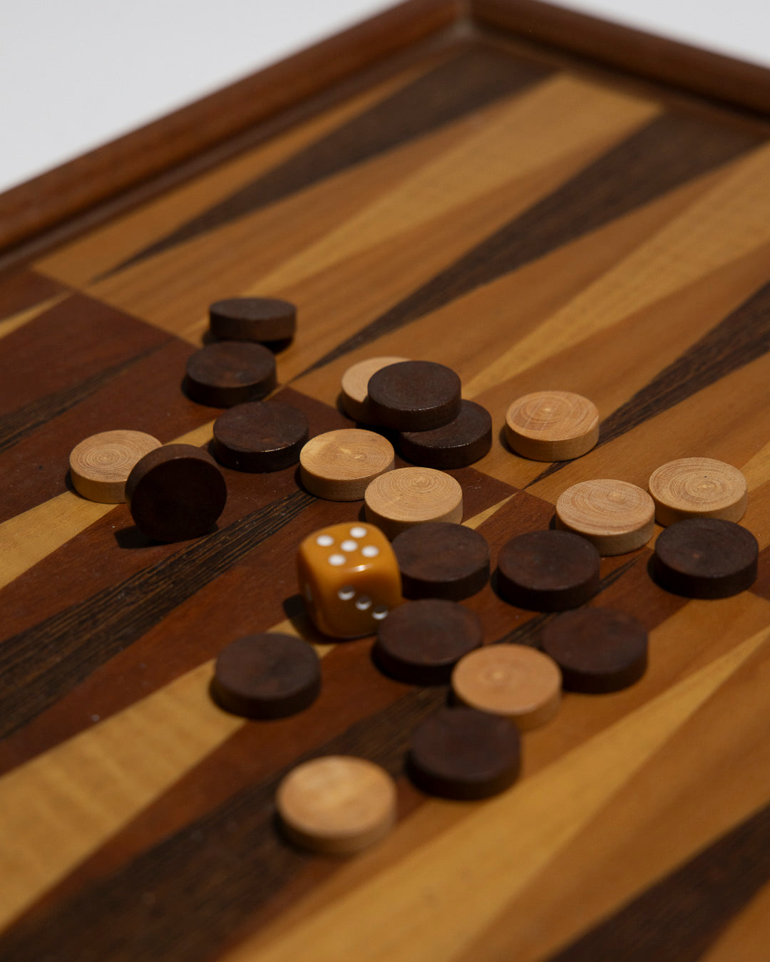 JEU DE BACKGAMMON EN BOIS