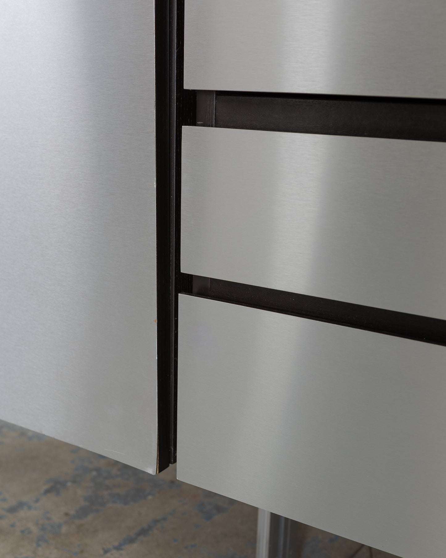 ÉTAGÈRES EN BOIS ET INOX, ROCHE BOBOIS, 1970s