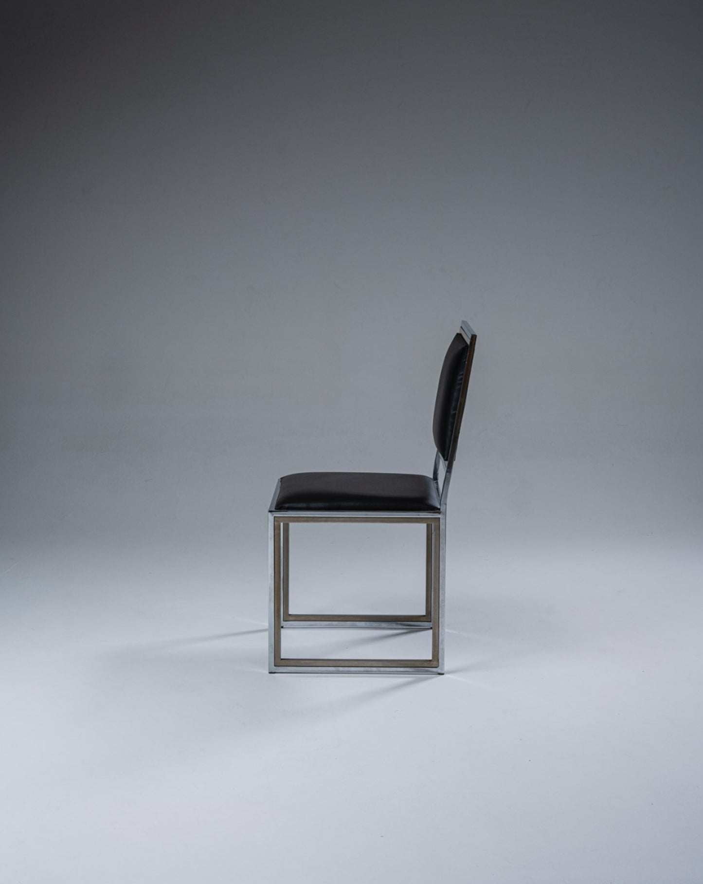 CHAISE EN MÉTAL ET CUIR, 1970s