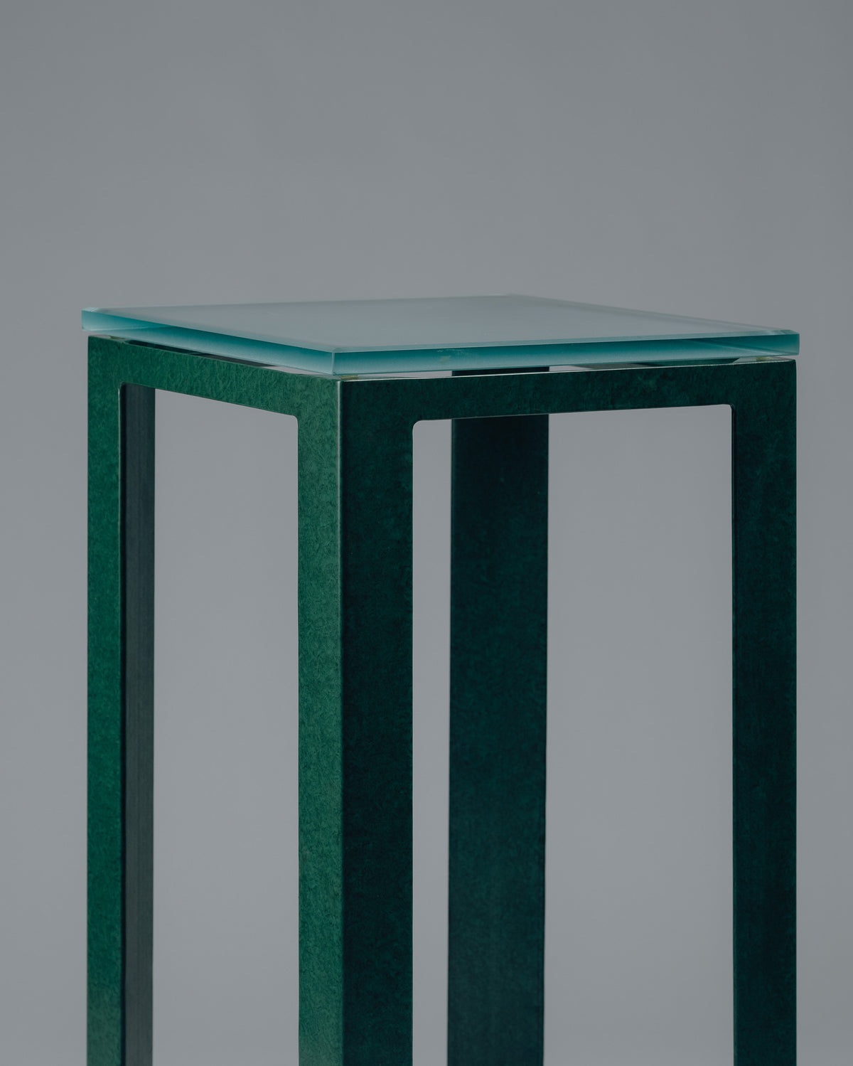 GUÉRIDON 'SYNTHÈSE' EN MÉTAL ET VERRE, CHRISTIAN DUC, 1980s