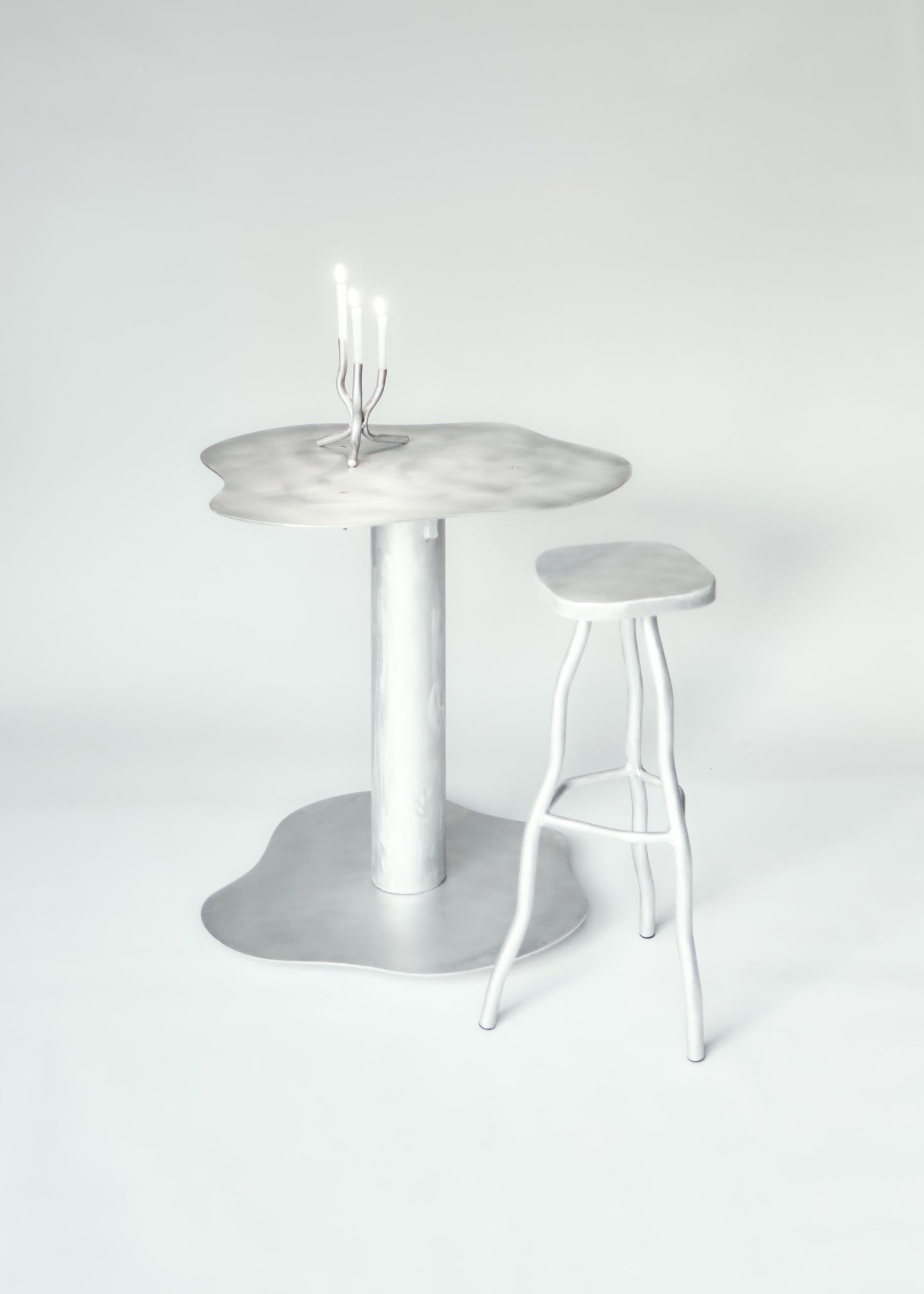 TABOURET EN ALUMINIUM