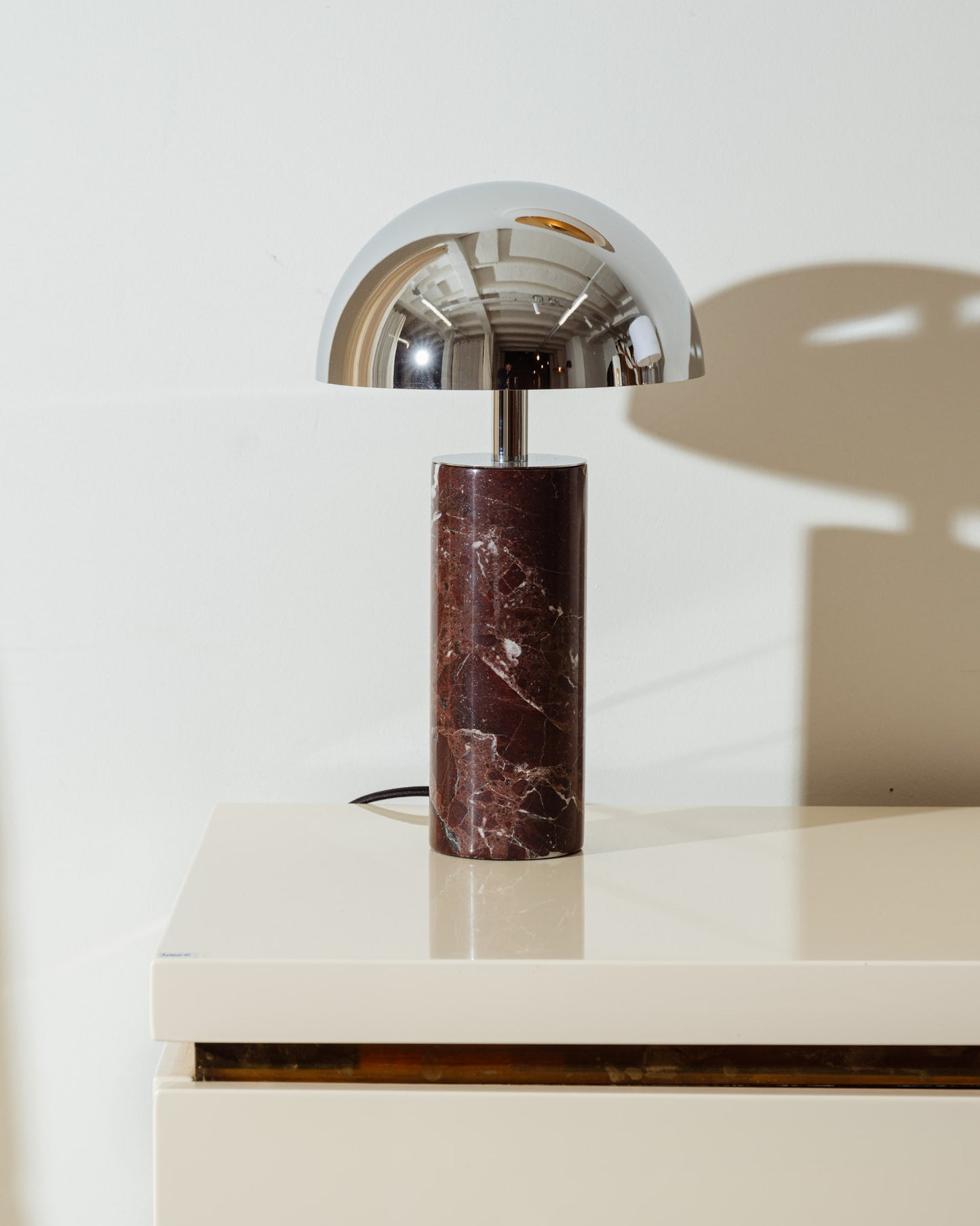 LAMPE DE TABLE ADEI EN MARBRE ET CHROME