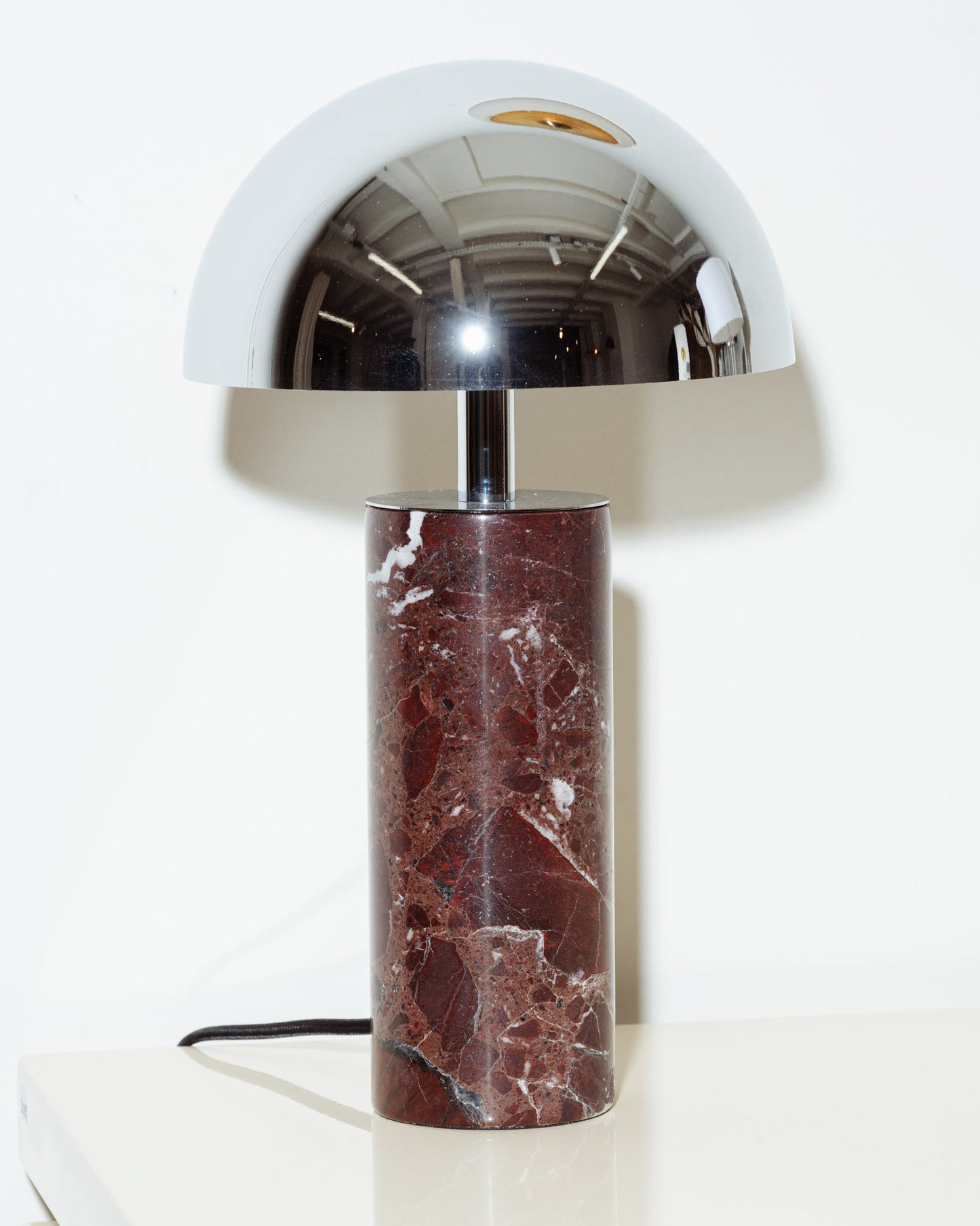 LAMPE DE TABLE ADEI EN MARBRE ET CHROME